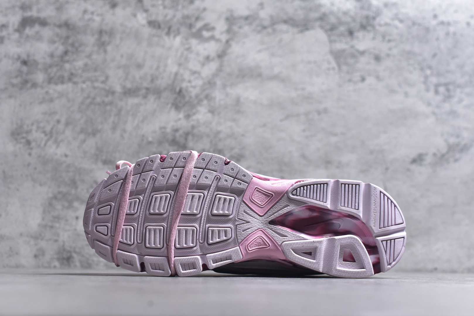 图片[6]-#NK Initiator 创始者系列 复古运动舒适网布休闲跑步鞋 Ins爆火全新韩系古着风 回味经典 采用透气网眼鞋面和支撑覆盖层 自然运动设计的Phlyon中底用于缓冲 BRS 1000碳橡胶外底具有轻质柔韧性 牵引力和耐用性 货号：IB4339-022 尺码：36 36.5 37.5 38 38.5 39 40 40.5 41\”},\”album\”：{\”vipLeftDay\”：353,\”ewmpReviewedAlert\”：false,\”icon\”：\”https：//xcimg.szwego.com/20230605/a1685960761531_2661.jpg-选品中心