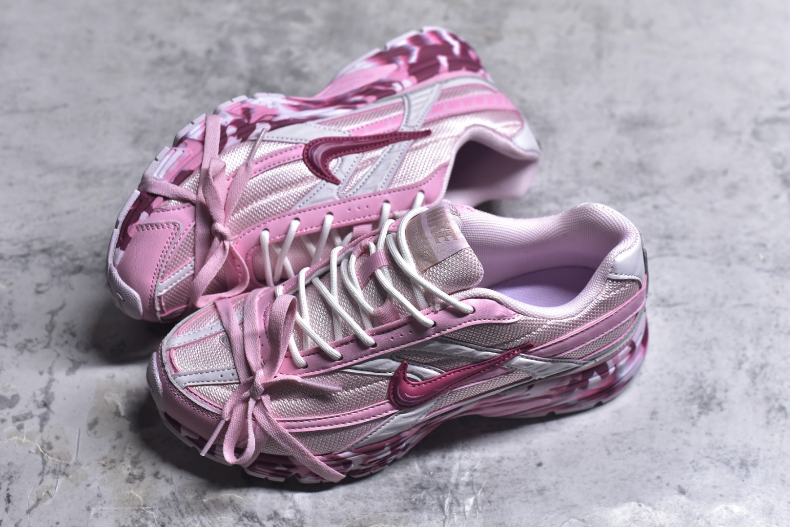 图片[7]-#NK Initiator 创始者系列 复古运动舒适网布休闲跑步鞋 Ins爆火全新韩系古着风 回味经典 采用透气网眼鞋面和支撑覆盖层 自然运动设计的Phlyon中底用于缓冲 BRS 1000碳橡胶外底具有轻质柔韧性 牵引力和耐用性 货号：IB4339-022 尺码：36 36.5 37.5 38 38.5 39 40 40.5 41\”},\”album\”：{\”vipLeftDay\”：353,\”ewmpReviewedAlert\”：false,\”icon\”：\”https：//xcimg.szwego.com/20230605/a1685960761531_2661.jpg-选品中心