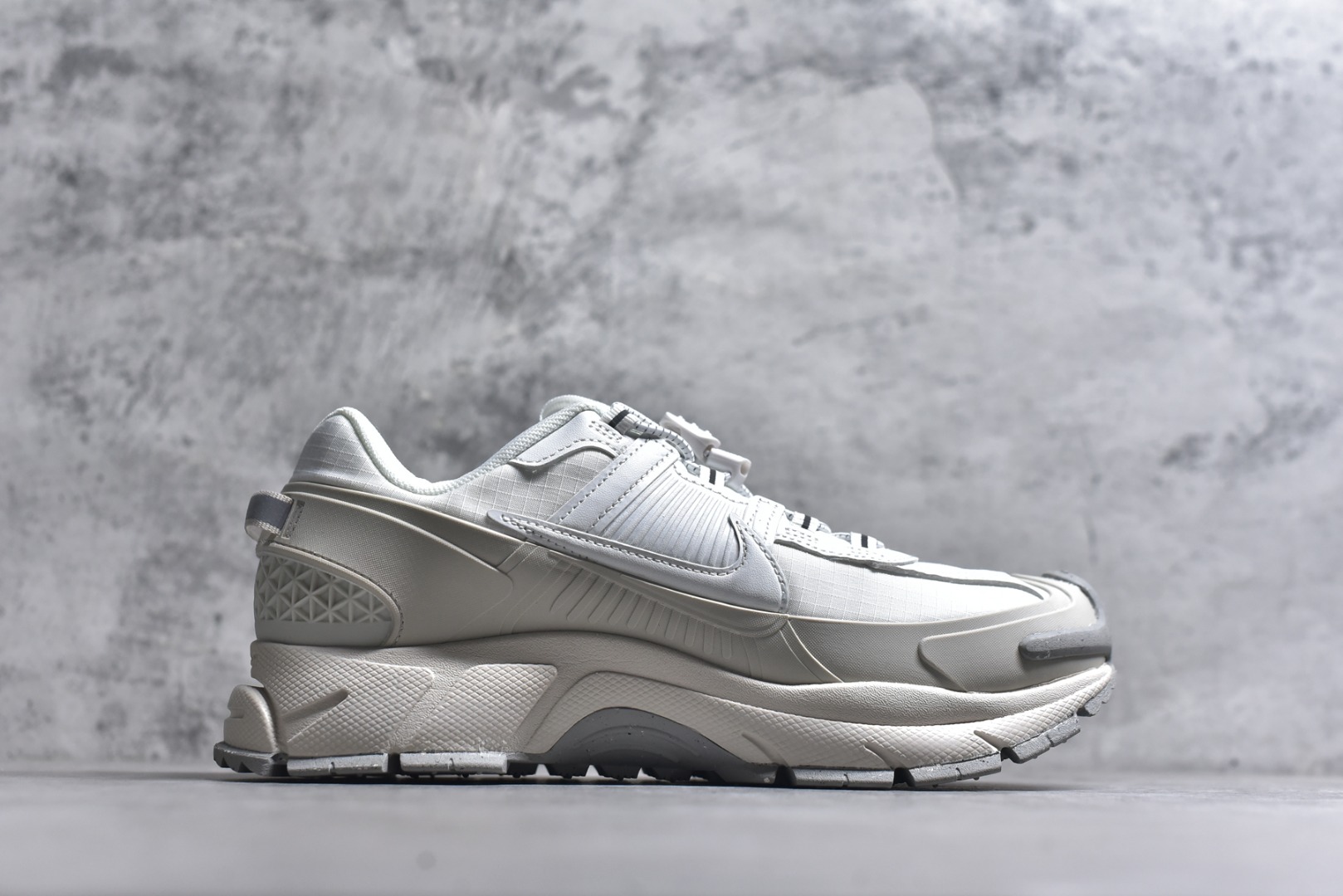 图片[3]-#Nike Zoom Vomero Roam 耐克 复古休闲运动慢跑鞋 货号：HV6410-100 尺码：36 36.5 37.5 38 38.5 39 40 40.5 41 42 42.5 43 44 45-选品中心