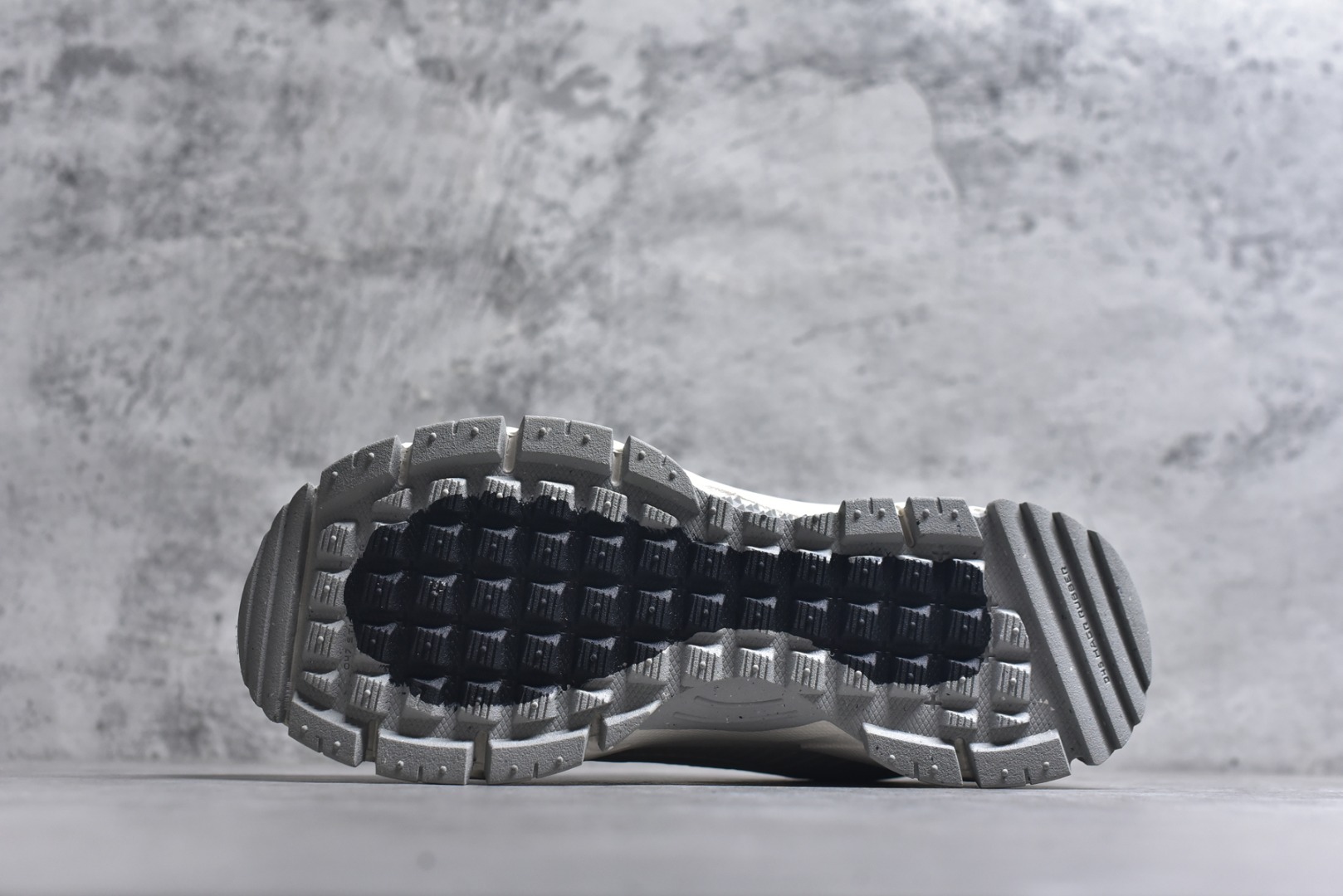 图片[6]-#Nike Zoom Vomero Roam 耐克 复古休闲运动慢跑鞋 货号：HV6410-100 尺码：36 36.5 37.5 38 38.5 39 40 40.5 41 42 42.5 43 44 45-选品中心