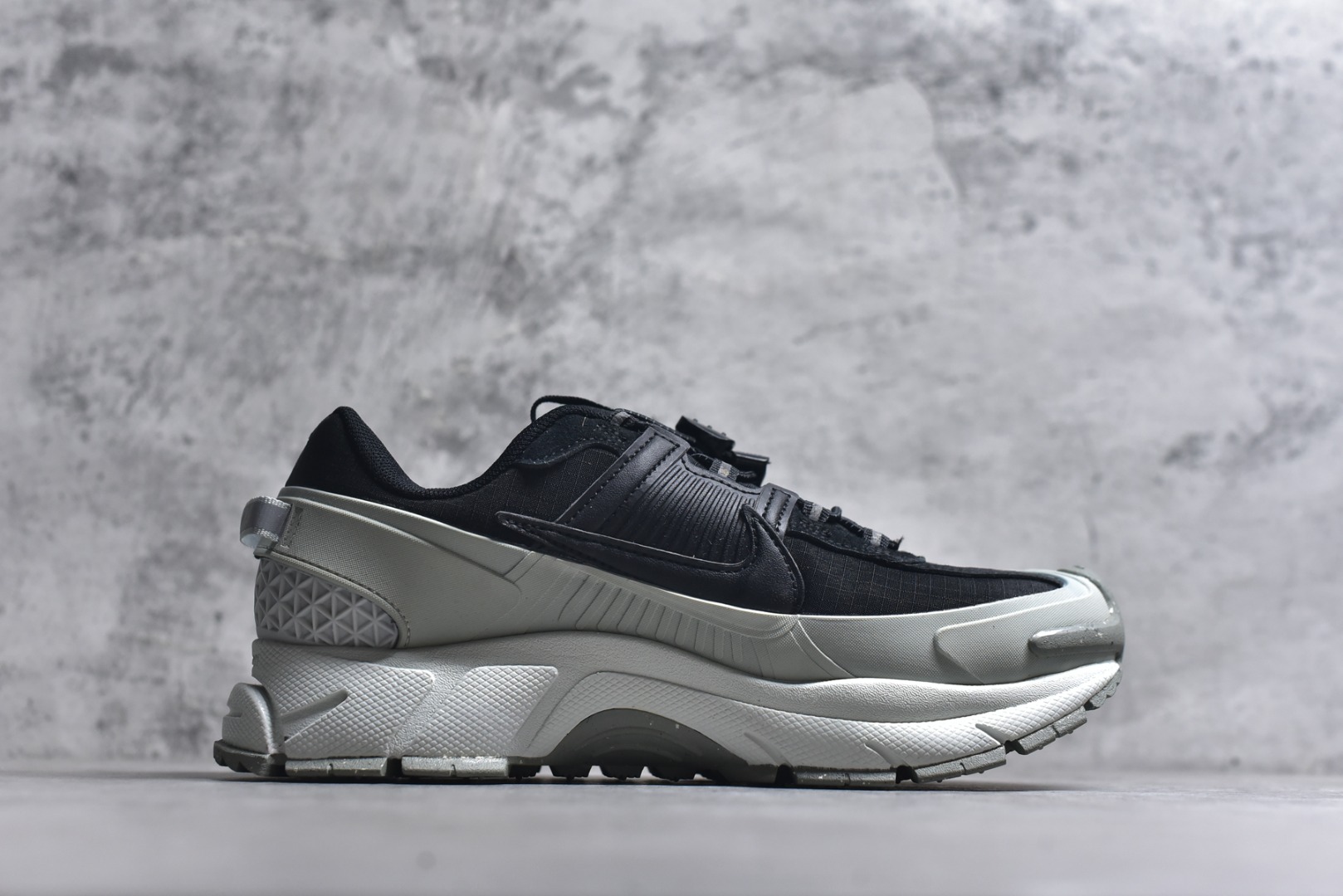 图片[3]-#Nike Zoom Vomero Roam 耐克 复古休闲运动慢跑鞋 货号：FV2295-001 尺码：36 36.5 37.5 38 38.5 39 40 40.5 41 42 42.5 43 44 45-选品中心