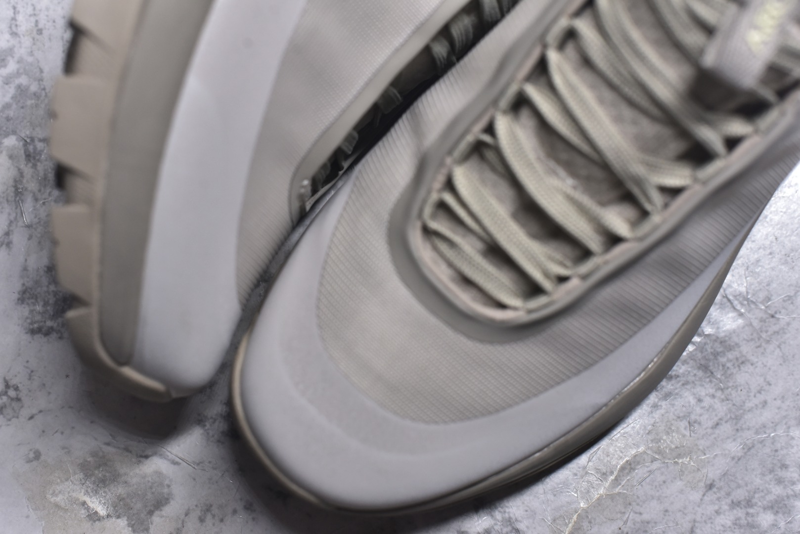 图片[8]-#Arcteryx始祖鸟 Vertex Alpine GTX M 男女情侣款低帮登山鞋 适合技术路线单日徒步穿着 aerios 鞋受到长途野外跑步鞋的启发 适合在变化的地形上进行快速轻快的徒步旅行穿着，舒适而有支撑性，鞋面更轻薄透气舒适。敏捷、稳定和技术路线上的自信源于vibram® megagrip外底、压缩eva内底以及一体的tpu 尺码：36-45-选品中心