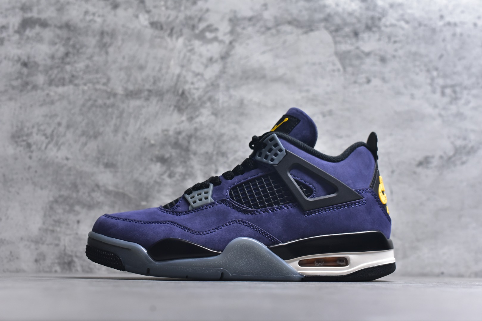 #Air Jordan AJ4 Retro “Imperial Purple” 帝王紫 FV5029-500 全新升级改良 原鞋原楦原纸板同源开发 完美呈现乔4的版型 内侧正确双色网格 还原细节 原厂皮料 正确气垫颜色 正确网格工艺 正确拉帮工艺 全鞋原装材料制作 原档案原模具打造 支持全方位与正品对比 尺码：36 36.5 37.5 38 38.5 39 40 40.5 41 42 42.5 43 44 44.5 45 46 47.5-选品中心