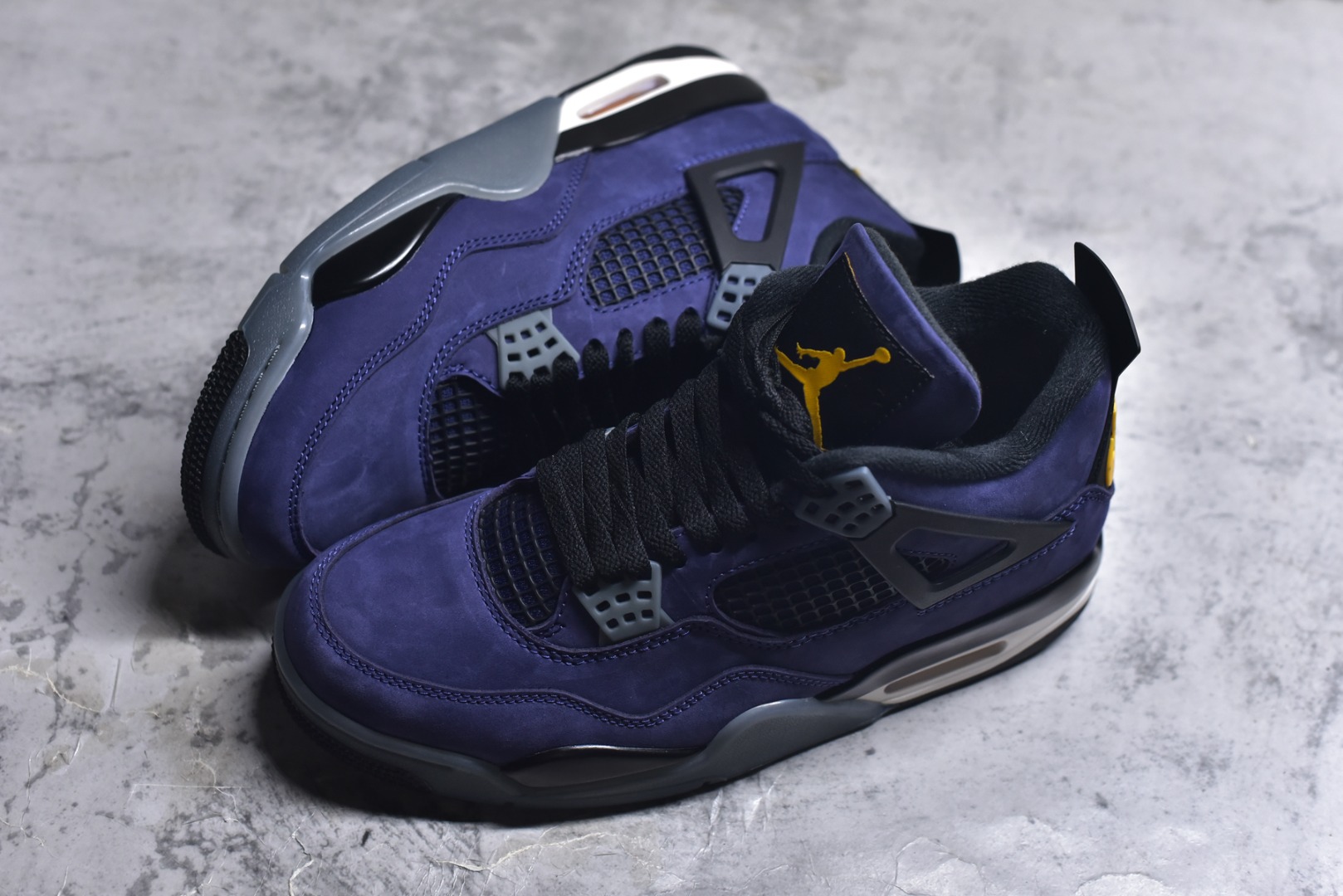 图片[7]-#Air Jordan AJ4 Retro “Imperial Purple” 帝王紫 FV5029-500 全新升级改良 原鞋原楦原纸板同源开发 完美呈现乔4的版型 内侧正确双色网格 还原细节 原厂皮料 正确气垫颜色 正确网格工艺 正确拉帮工艺 全鞋原装材料制作 原档案原模具打造 支持全方位与正品对比 尺码：36 36.5 37.5 38 38.5 39 40 40.5 41 42 42.5 43 44 44.5 45 46 47.5-选品中心