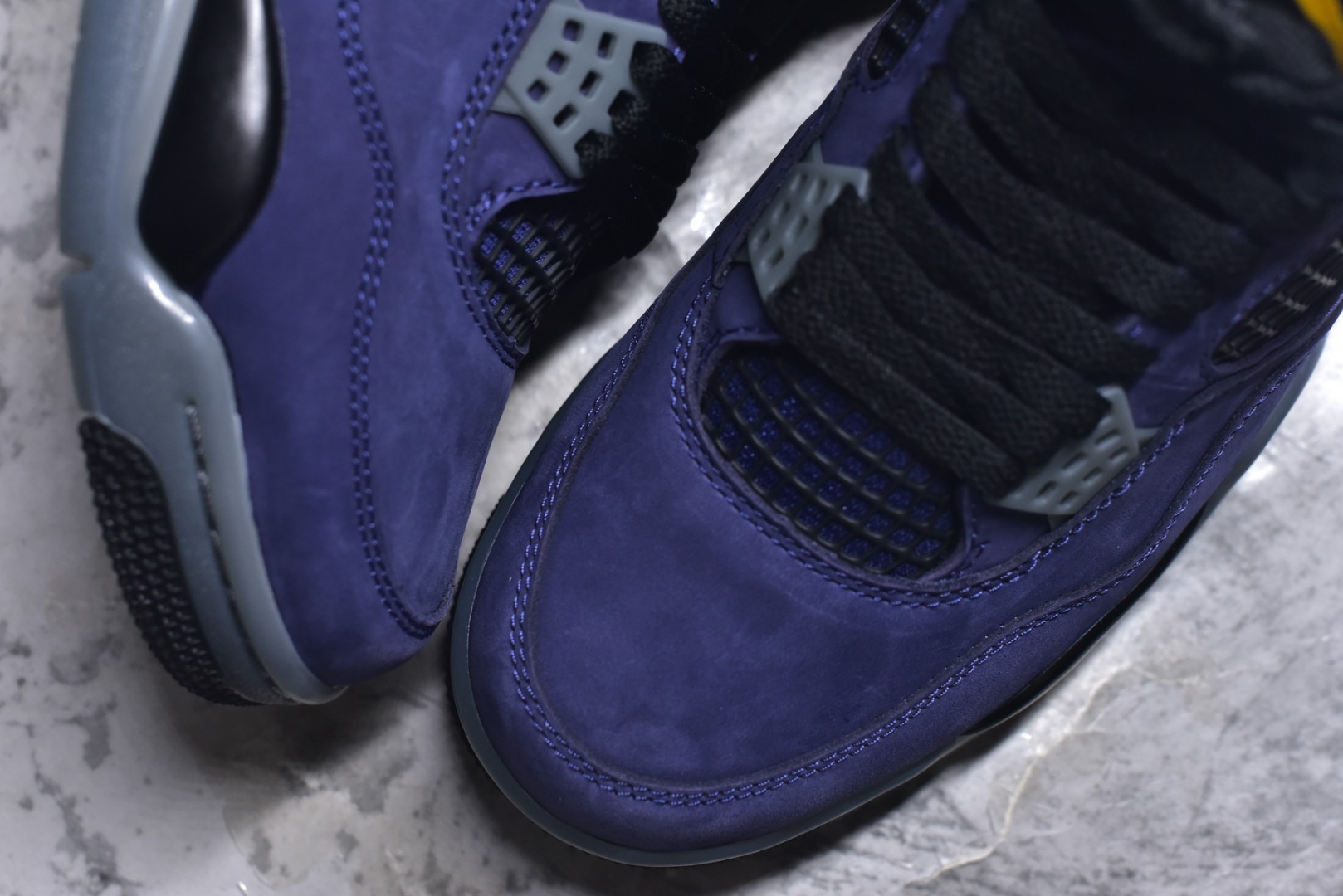 图片[8]-#Air Jordan AJ4 Retro “Imperial Purple” 帝王紫 FV5029-500 全新升级改良 原鞋原楦原纸板同源开发 完美呈现乔4的版型 内侧正确双色网格 还原细节 原厂皮料 正确气垫颜色 正确网格工艺 正确拉帮工艺 全鞋原装材料制作 原档案原模具打造 支持全方位与正品对比 尺码：36 36.5 37.5 38 38.5 39 40 40.5 41 42 42.5 43 44 44.5 45 46 47.5-选品中心