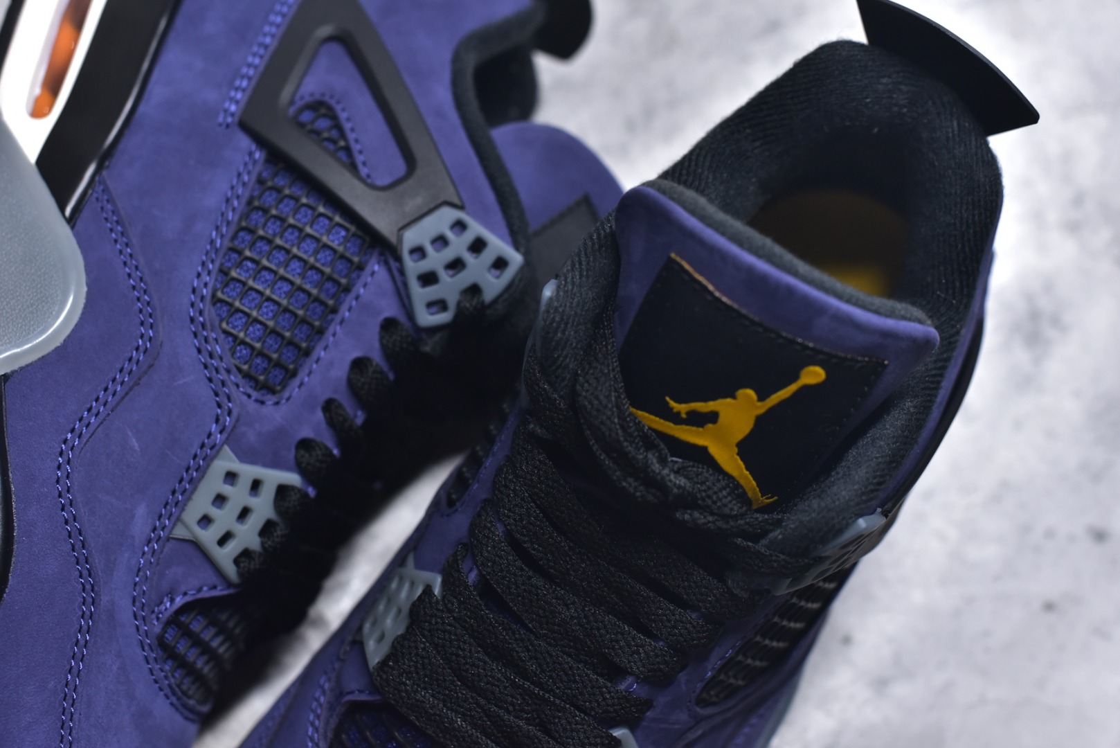 图片[9]-#Air Jordan AJ4 Retro “Imperial Purple” 帝王紫 FV5029-500 全新升级改良 原鞋原楦原纸板同源开发 完美呈现乔4的版型 内侧正确双色网格 还原细节 原厂皮料 正确气垫颜色 正确网格工艺 正确拉帮工艺 全鞋原装材料制作 原档案原模具打造 支持全方位与正品对比 尺码：36 36.5 37.5 38 38.5 39 40 40.5 41 42 42.5 43 44 44.5 45 46 47.5-选品中心