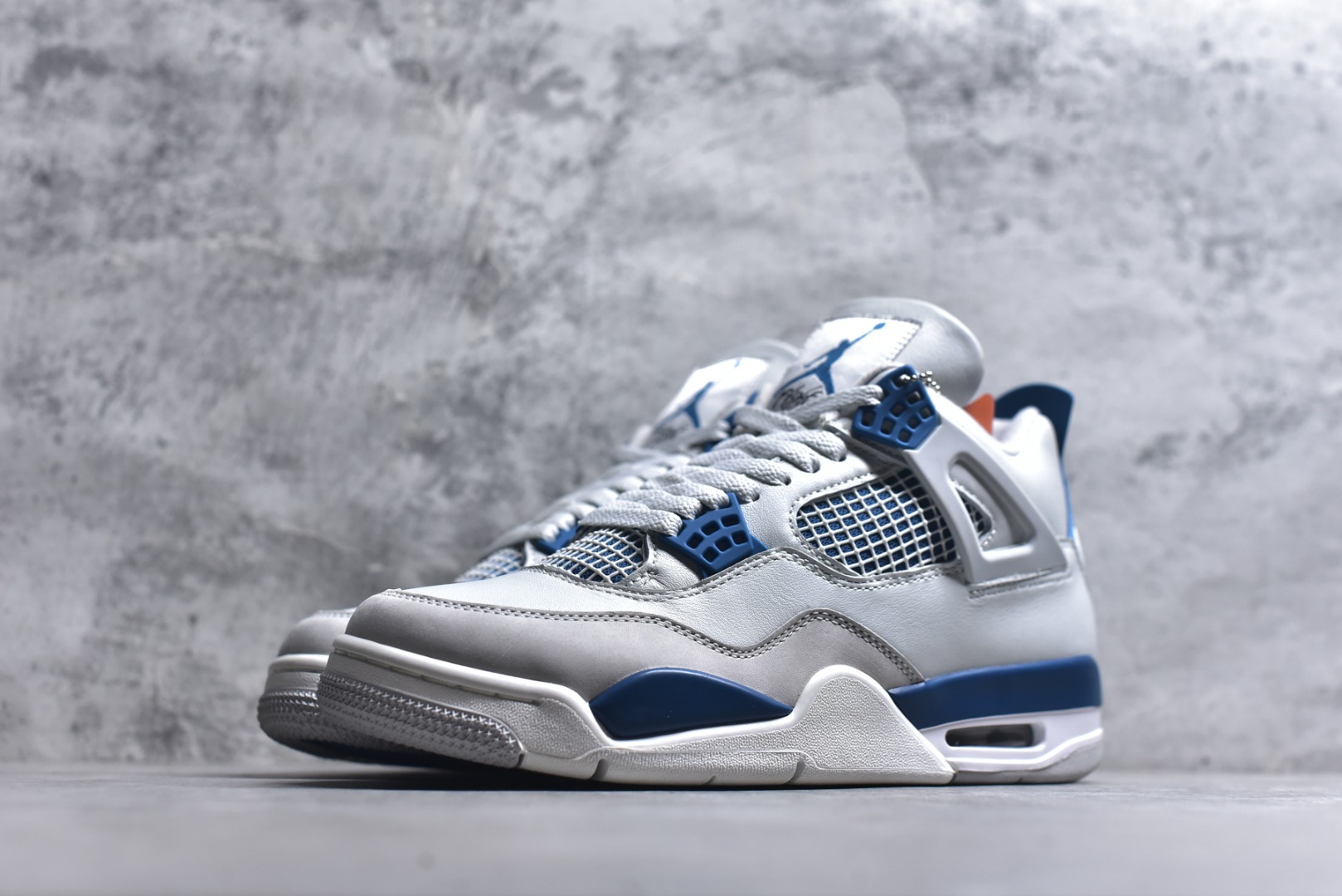 图片[2]-#Air Jordan AJ4 Retro 灰蓝 中帮篮球鞋 原楦原纸板同源开发 完美呈现乔4的版型 内侧正确双色网格 还原细节 正确气垫颜色 正确网格工艺 正确拉帮工艺 全鞋原装材料制作 原档案原模具打造 货号：FV5029-141 尺码：36-48.5-选品中心