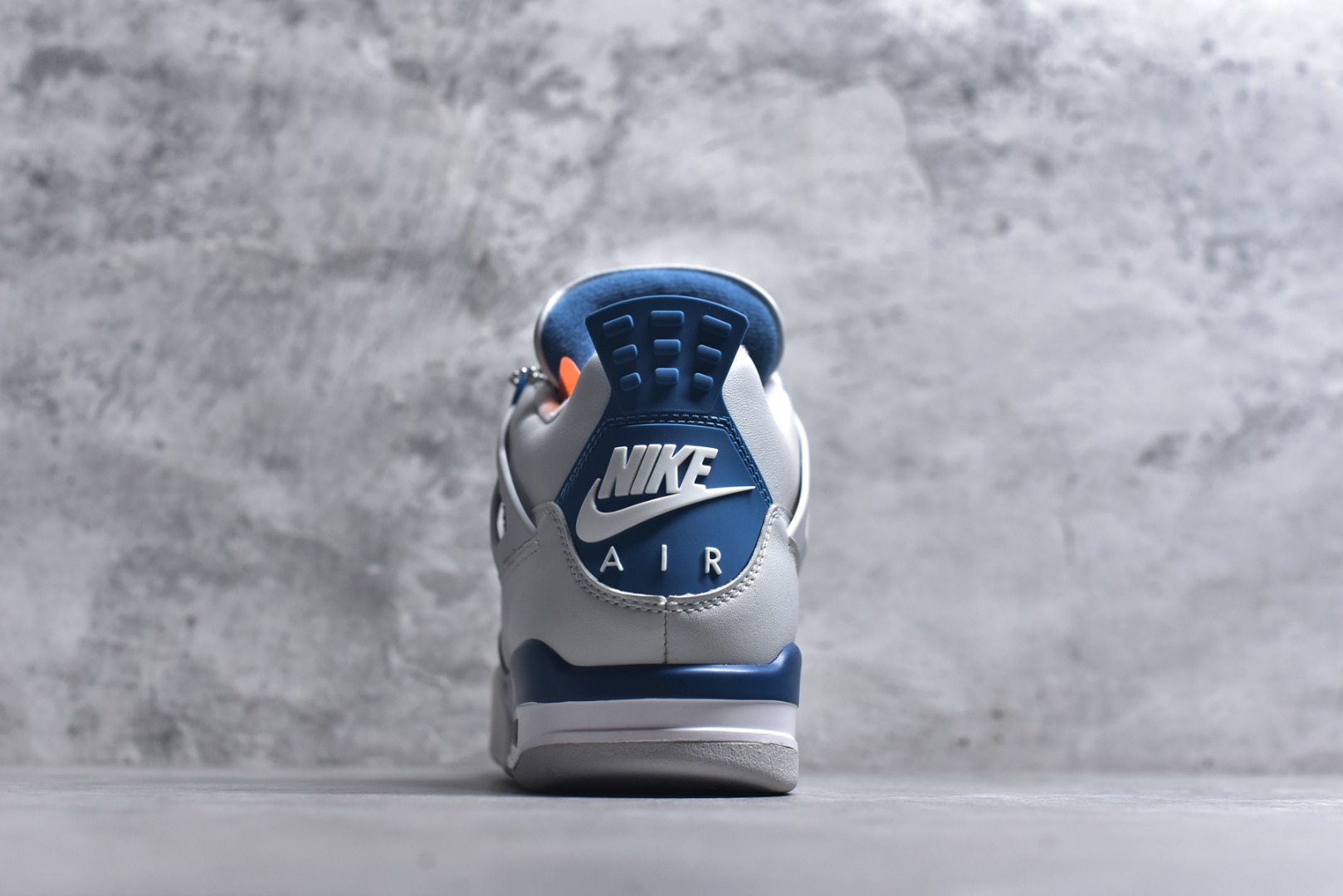 图片[5]-#Air Jordan AJ4 Retro 灰蓝 中帮篮球鞋 原楦原纸板同源开发 完美呈现乔4的版型 内侧正确双色网格 还原细节 正确气垫颜色 正确网格工艺 正确拉帮工艺 全鞋原装材料制作 原档案原模具打造 货号：FV5029-141 尺码：36-48.5-选品中心