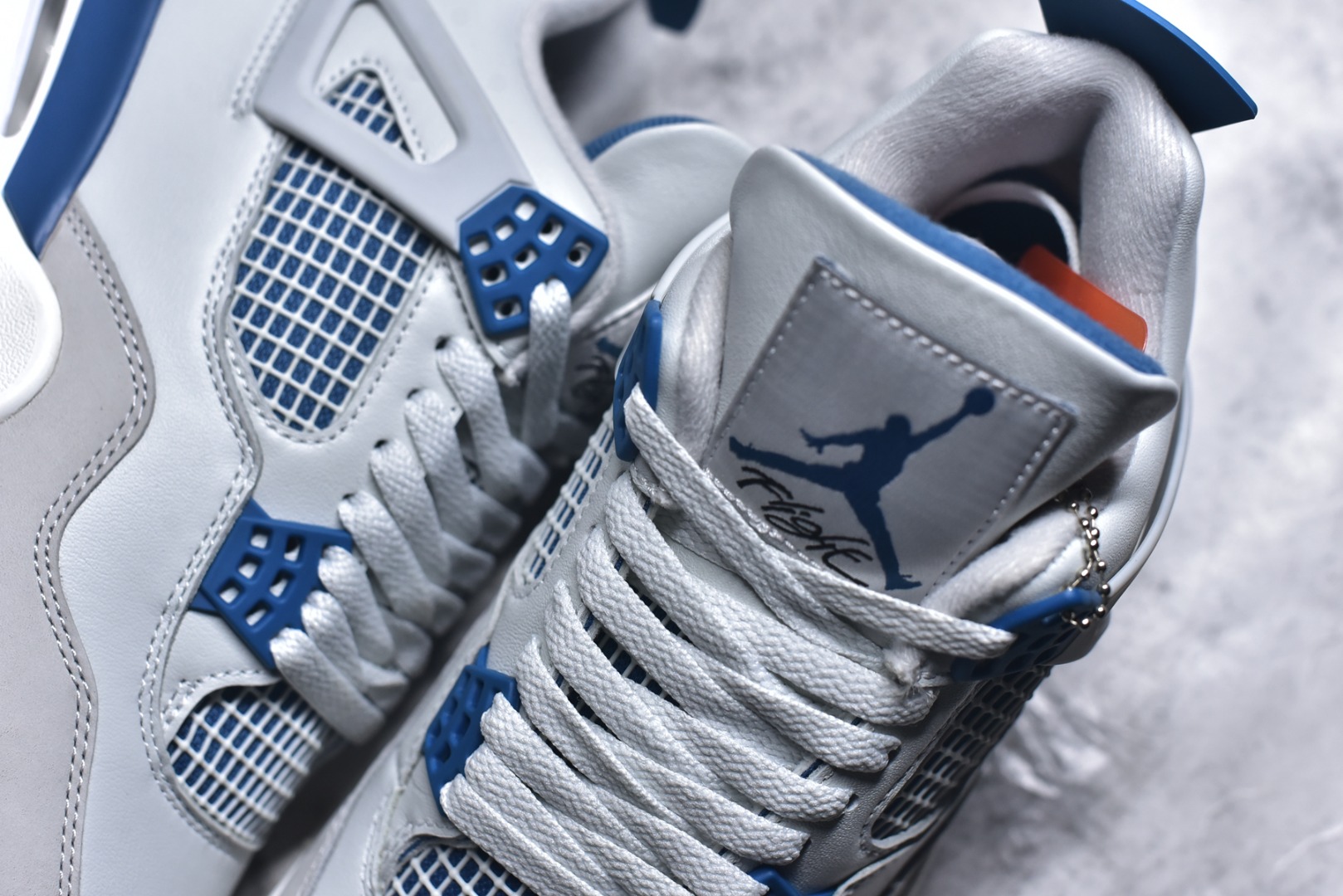 图片[9]-#Air Jordan AJ4 Retro 灰蓝 中帮篮球鞋 原楦原纸板同源开发 完美呈现乔4的版型 内侧正确双色网格 还原细节 正确气垫颜色 正确网格工艺 正确拉帮工艺 全鞋原装材料制作 原档案原模具打造 货号：FV5029-141 尺码：36-48.5-选品中心