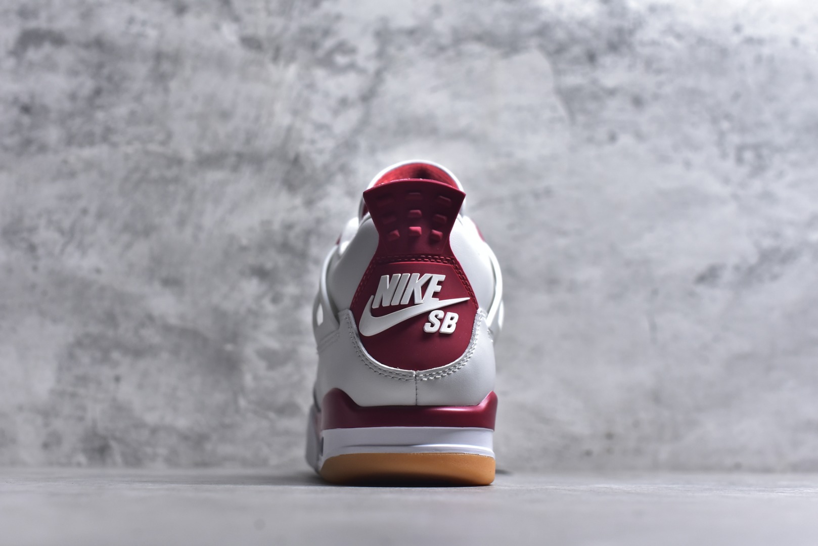 图片[5]-#NK SB x Air Jordan AJ4 联名白红 DR5415-106 大厂出品 全头层加持 原鞋原楦原纸板同源开发 完美呈现乔4的版型 内侧正确双色网格 还原细节 原厂皮料 正确气垫颜色 正确网格工艺 正确拉帮工艺 全鞋原装材料制作 原档案原模具打造 支持全方位与正品对比 尺码：36-48.5-选品中心