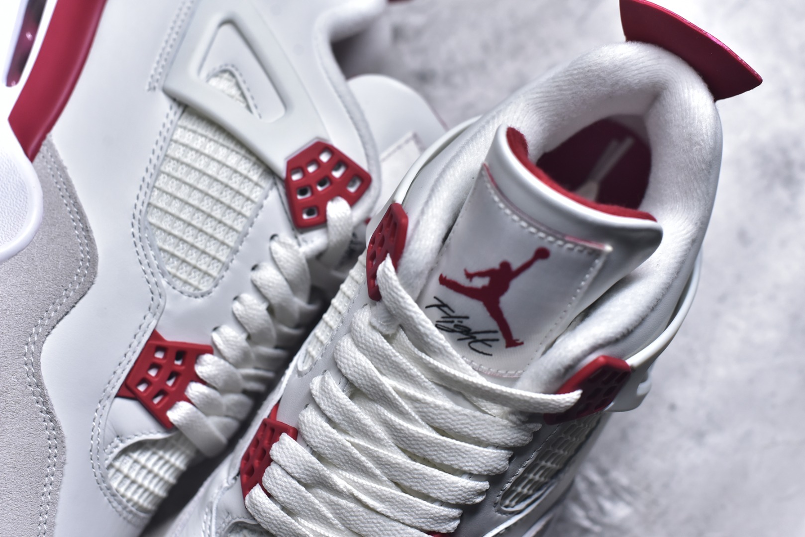 图片[9]-#NK SB x Air Jordan AJ4 联名白红 DR5415-106 大厂出品 全头层加持 原鞋原楦原纸板同源开发 完美呈现乔4的版型 内侧正确双色网格 还原细节 原厂皮料 正确气垫颜色 正确网格工艺 正确拉帮工艺 全鞋原装材料制作 原档案原模具打造 支持全方位与正品对比 尺码：36-48.5-选品中心