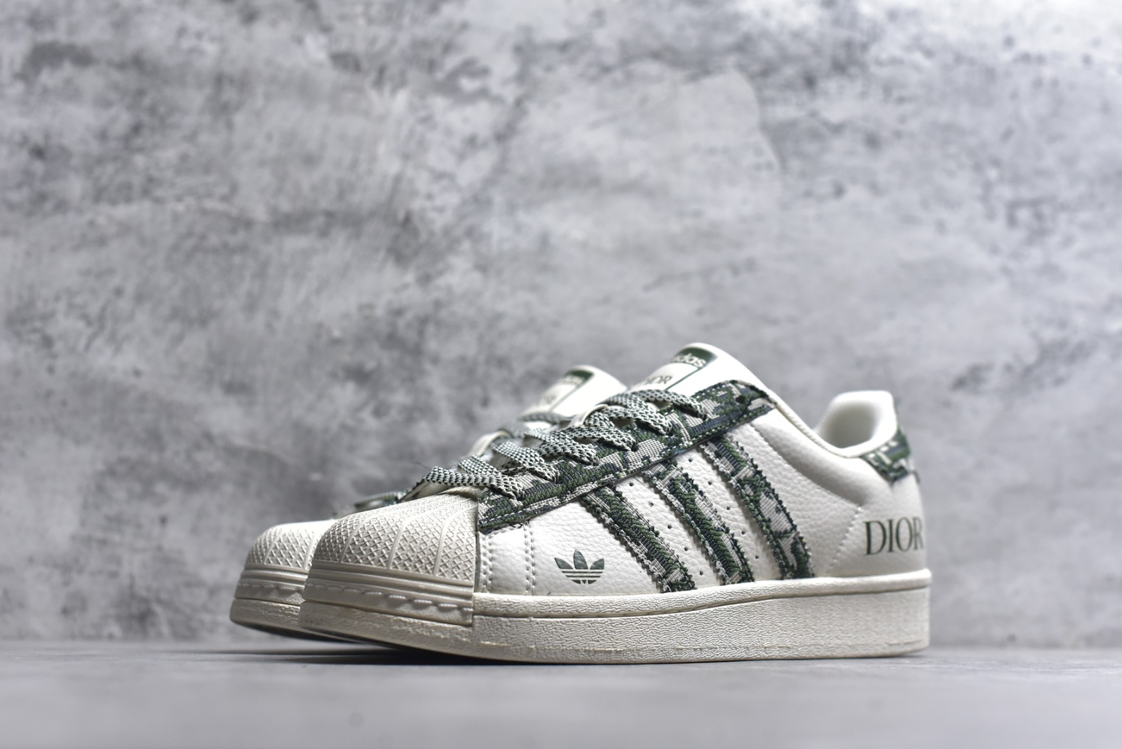 图片[2]-#独家实拍✨Adidas Originals Superstar 联名款 经典贝壳头官网同步 实拍首发渠道正品订单 诠释市场最高工艺水平区别市面普通真标版本，进出专柜无压力 货号：XS0013 尺码：36-45（半）-选品中心