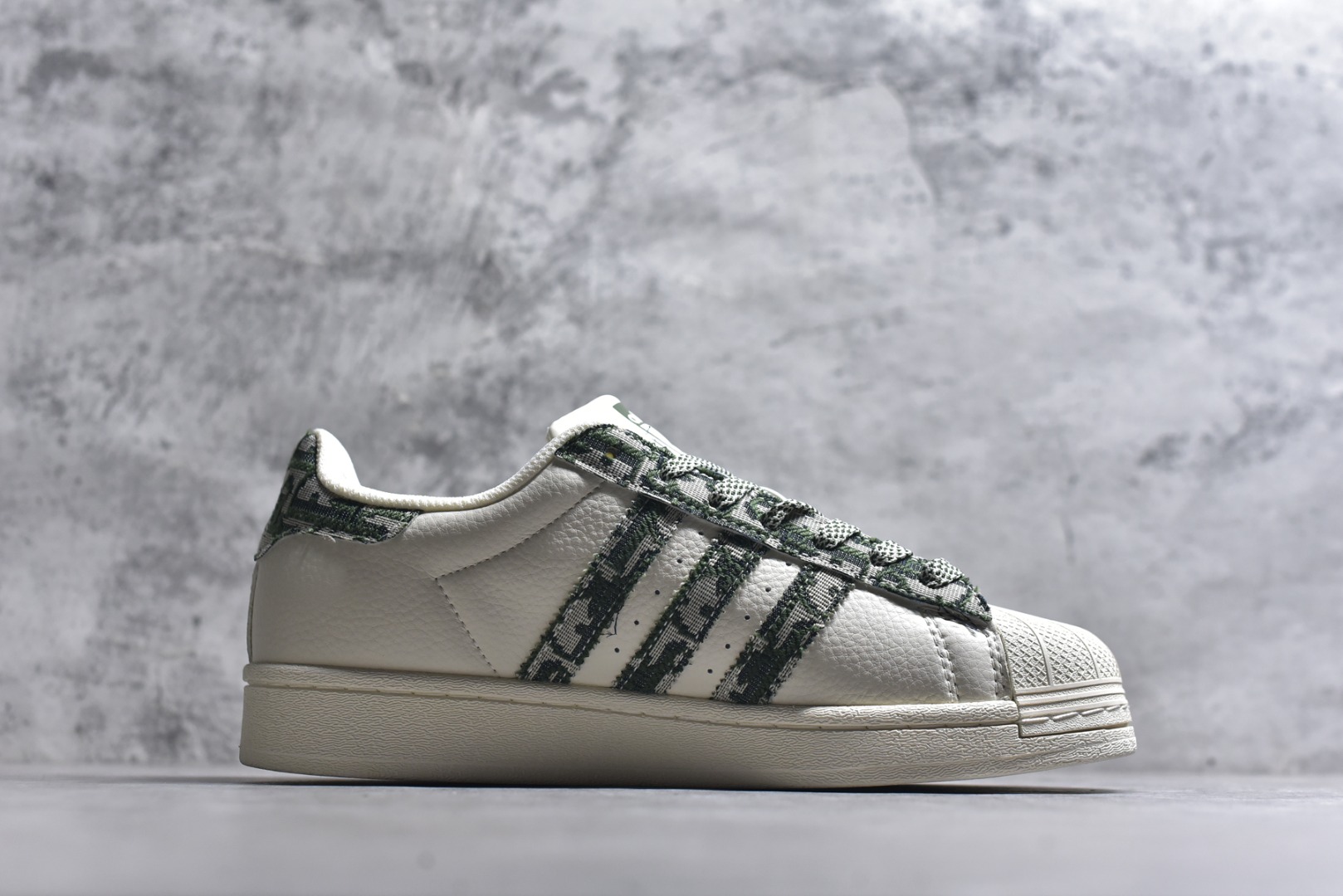 图片[3]-#独家实拍✨Adidas Originals Superstar 联名款 经典贝壳头官网同步 实拍首发渠道正品订单 诠释市场最高工艺水平区别市面普通真标版本，进出专柜无压力 货号：XS0013 尺码：36-45（半）-选品中心