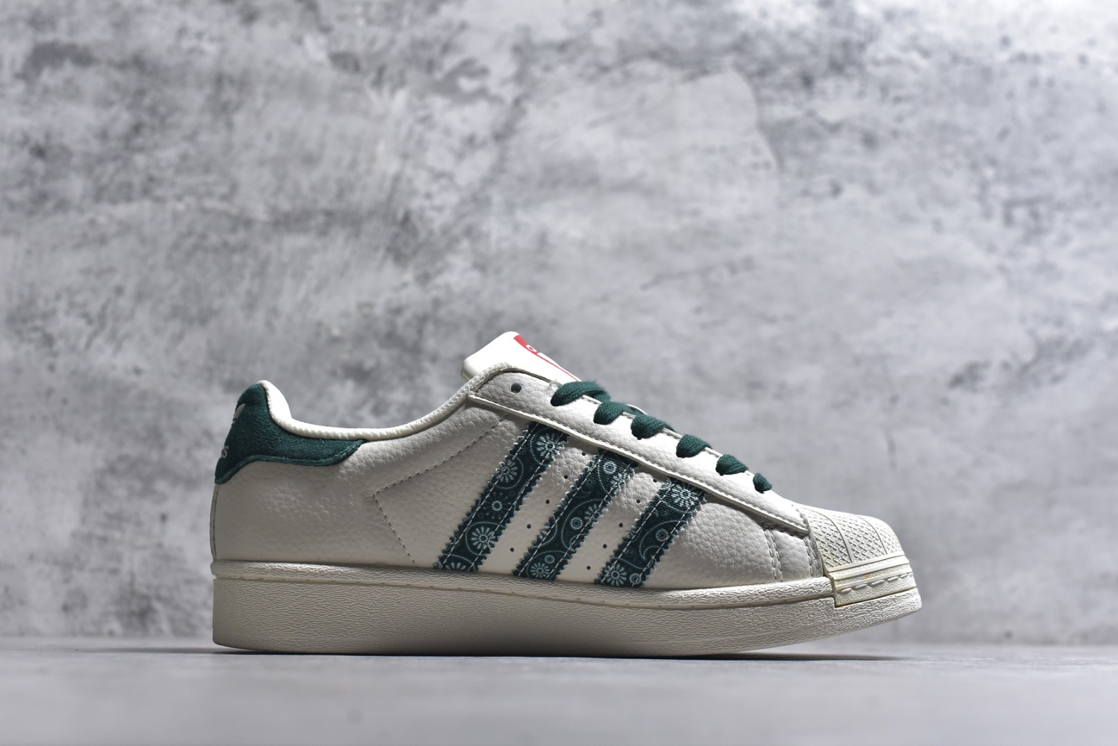 图片[3]-#独家实拍✨定制版AD Originals Superstar x Supreme 白绿采用全新头层拼接皮革材质后跟采用特色3D立体印字渠道正品订单 诠释市场最高工艺水平全鞋进口头层皮料打造区别市面普通真标版本进出专柜无压力 货号：XS0008 尺码：36-45-选品中心
