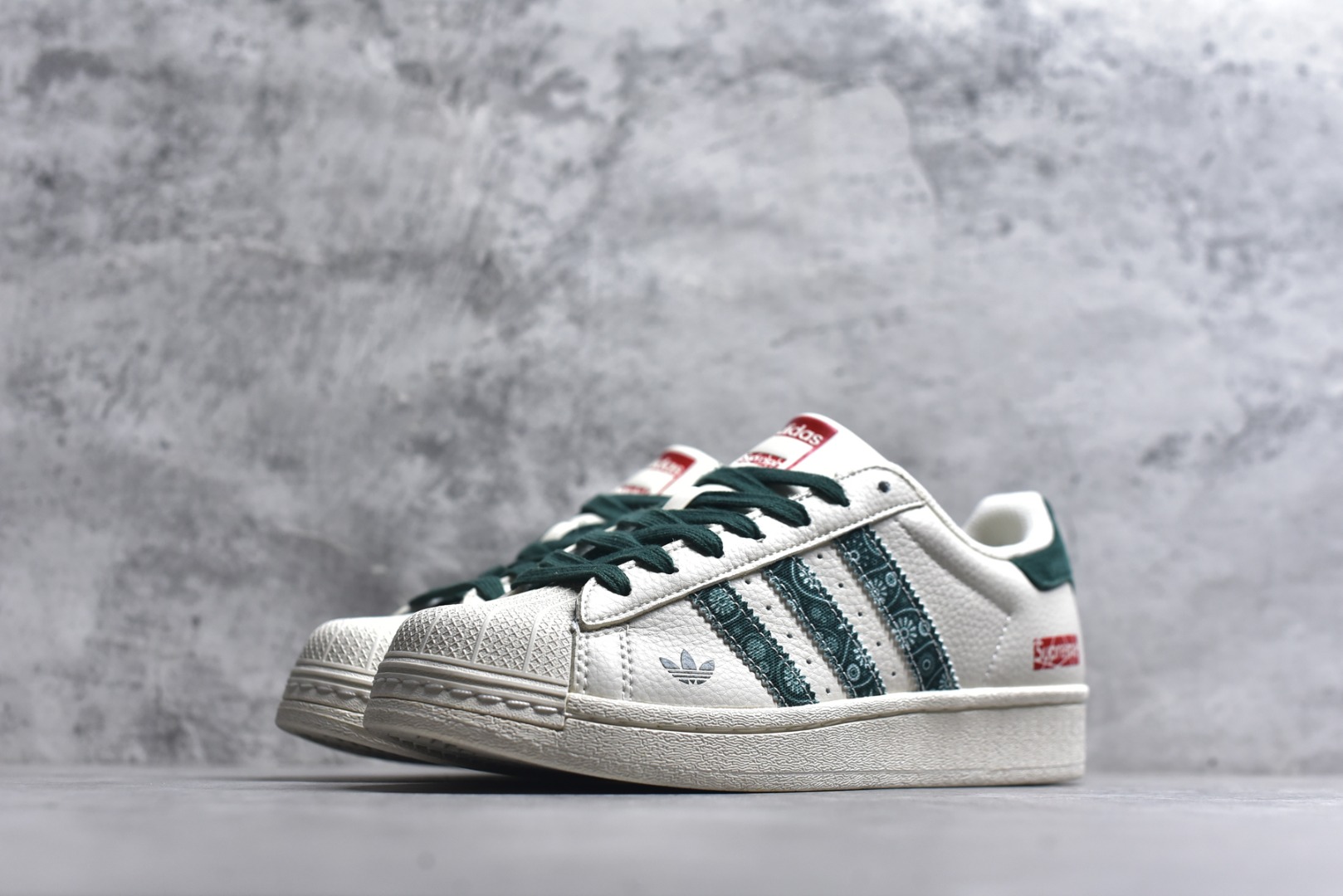 图片[2]-#独家实拍✨定制版AD Originals Superstar x Supreme 白绿采用全新头层拼接皮革材质后跟采用特色3D立体印字渠道正品订单 诠释市场最高工艺水平全鞋进口头层皮料打造区别市面普通真标版本进出专柜无压力 货号：XS0008 尺码：36-45-选品中心