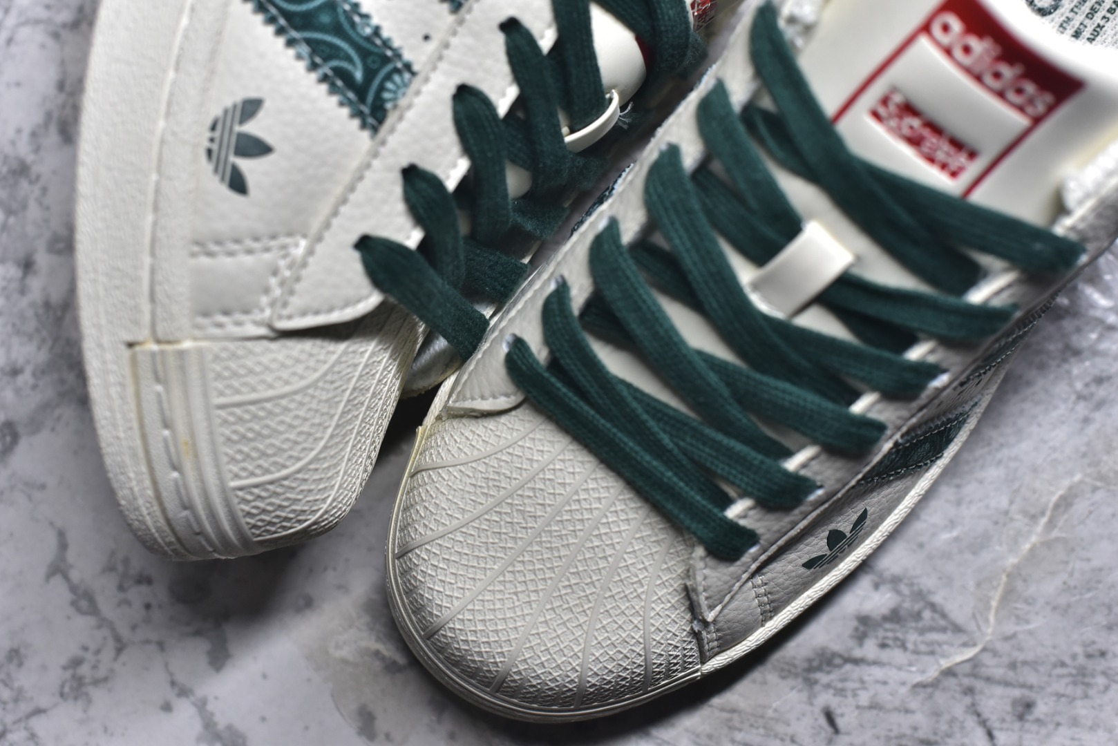 图片[8]-#独家实拍✨定制版AD Originals Superstar x Supreme 白绿采用全新头层拼接皮革材质后跟采用特色3D立体印字渠道正品订单 诠释市场最高工艺水平全鞋进口头层皮料打造区别市面普通真标版本进出专柜无压力 货号：XS0008 尺码：36-45-选品中心