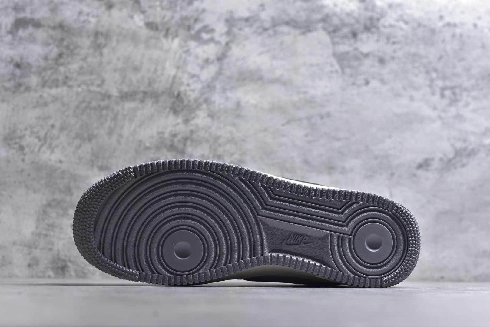 图片[6]-#海外爆款限量发售！公司级Nike Air Force 1 \’07 Low “北面联名——CDG米灰勾”空军一号 高端定制 低帮 运动鞋 休闲鞋 折边针车 工艺难度大 原楦头原纸板 原装鞋盒 定制五金配件 内置全掌气垫 原厂鞋底 货号：HH7518-052 尺码：36 36.5 37.5 38 38.5 39 40 40.5 41 42 42.5 43 44 44.5 45-选品中心