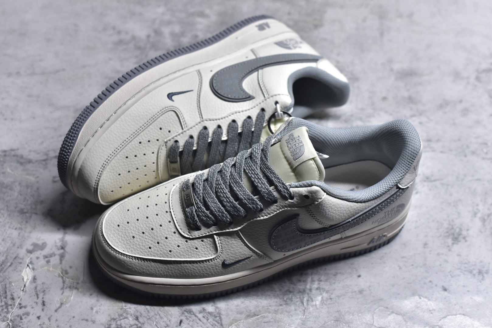 图片[7]-#海外爆款限量发售！公司级Nike Air Force 1 \’07 Low “北面联名——CDG米灰勾”空军一号 高端定制 低帮 运动鞋 休闲鞋 折边针车 工艺难度大 原楦头原纸板 原装鞋盒 定制五金配件 内置全掌气垫 原厂鞋底 货号：HH7518-052 尺码：36 36.5 37.5 38 38.5 39 40 40.5 41 42 42.5 43 44 44.5 45-选品中心