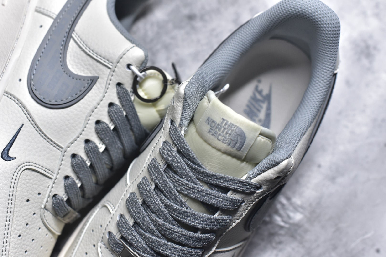 图片[9]-#海外爆款限量发售！公司级Nike Air Force 1 \’07 Low “北面联名——CDG米灰勾”空军一号 高端定制 低帮 运动鞋 休闲鞋 折边针车 工艺难度大 原楦头原纸板 原装鞋盒 定制五金配件 内置全掌气垫 原厂鞋底 货号：HH7518-052 尺码：36 36.5 37.5 38 38.5 39 40 40.5 41 42 42.5 43 44 44.5 45-选品中心