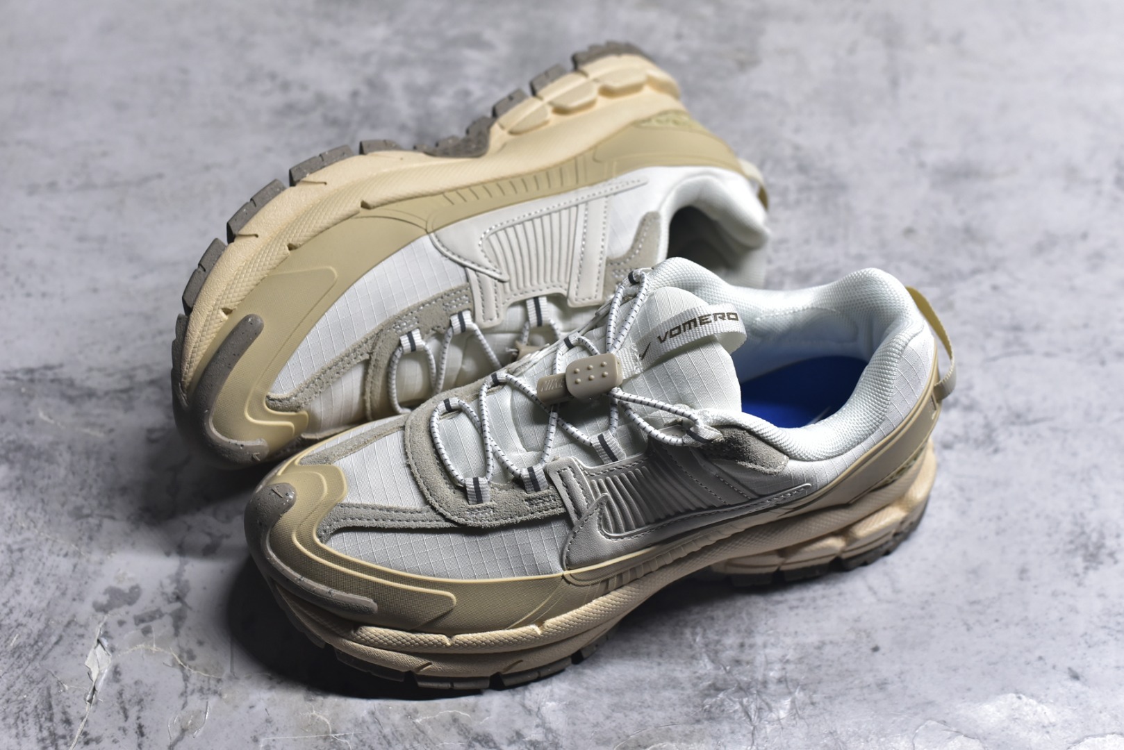 图片[7]-#Nike Zoom Vomero Roam马拉松复古五代休闲运动厚底增高慢跑鞋 采用环保纤维革饰片组合网眼布鞋面材质 升级正确后跟TPU加固 耐弯折热塑框架支撑鞋身 中底搭载EVA轻量缓震。 货号： FV2295-101 尺码：36-45-选品中心