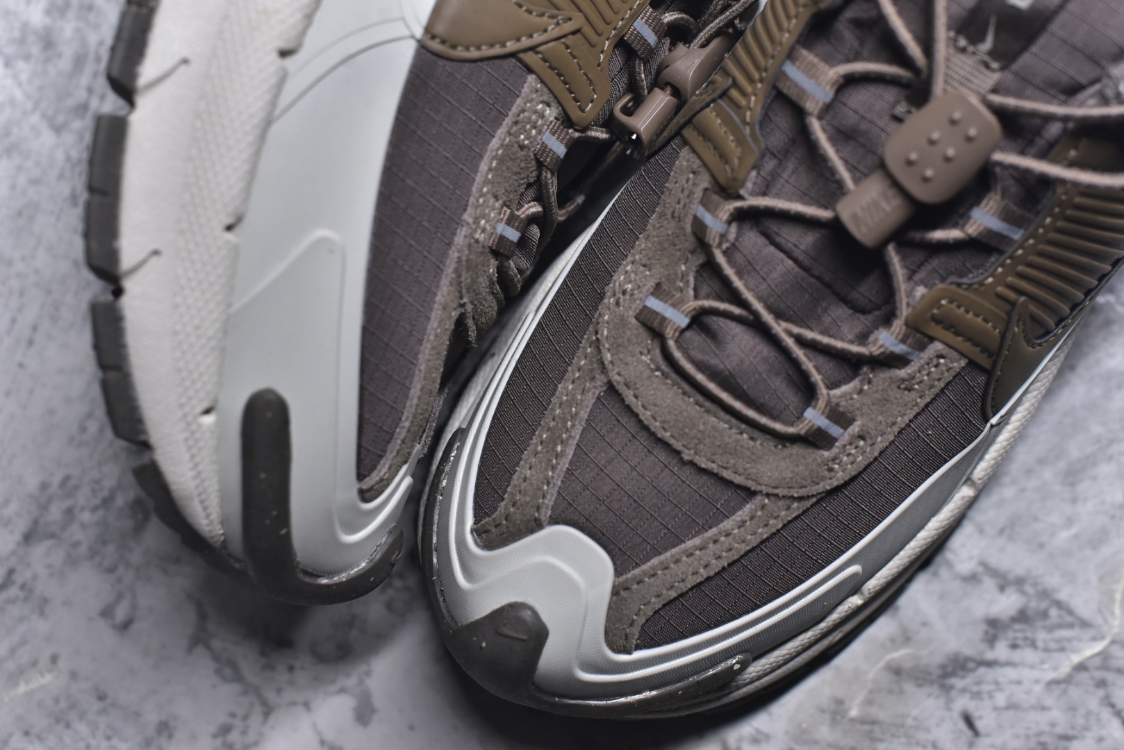 图片[8]-#Nike Zoom Vomero Roam马拉松复古五代休闲运动厚底增高慢跑鞋 采用环保纤维革饰片组合网眼布鞋面材质 升级正确后跟TPU加固 耐弯折热塑框架支撑鞋身 中底搭载EVA轻量缓震。 货号： HQ2181-006 尺码：36-45-选品中心