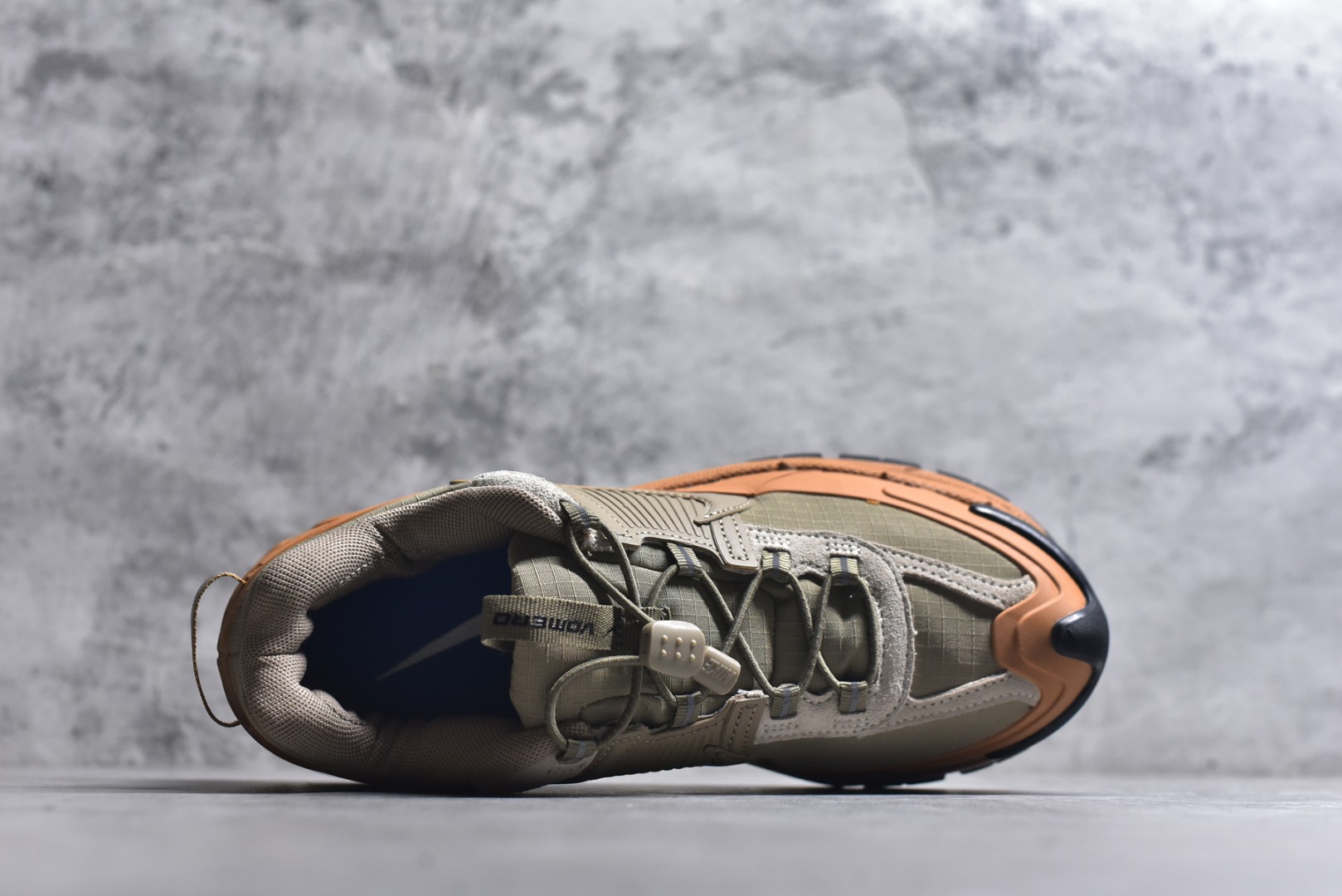 图片[4]-#Nike Zoom Vomero Roam马拉松复古五代休闲运动厚底增高慢跑鞋 采用环保纤维革饰片组合网眼布鞋面材质 升级正确后跟TPU加固 耐弯折热塑框架支撑鞋身 中底搭载EVA轻量缓震。 货号： HQ2181-200 尺码：36-45-选品中心