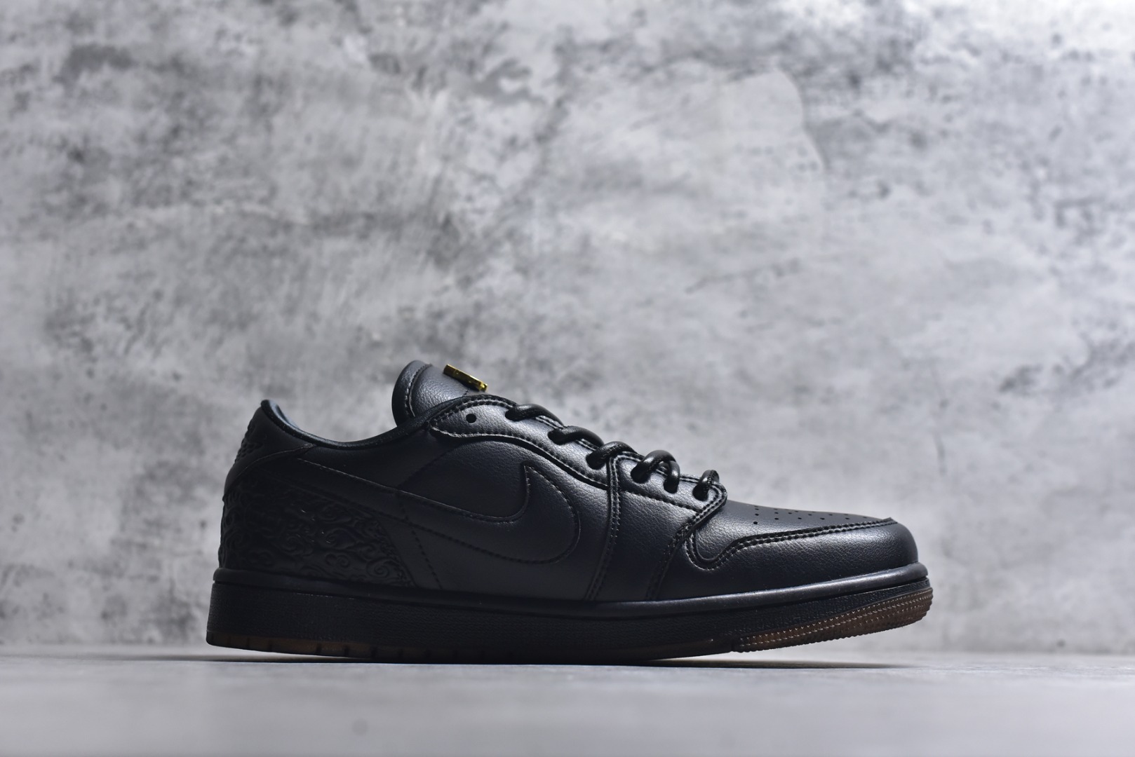 图片[3]-#Air Jordan AJ1 Low 低帮 IO3147-001 全新流水线出品 市场第二梯队最强版 全部原鞋开发 原楦原纸板开发 全鞋电脑针车 原厂内置全掌气垫 原盒内在原标 唯一Zp原版鞋带绑法 免检产品 全新2022版型 全头层皮料 完美零毛边处理 原厂配置全掌气垫 价格定位良心 新配色陆续出货 尺码： 36-46带半码-选品中心