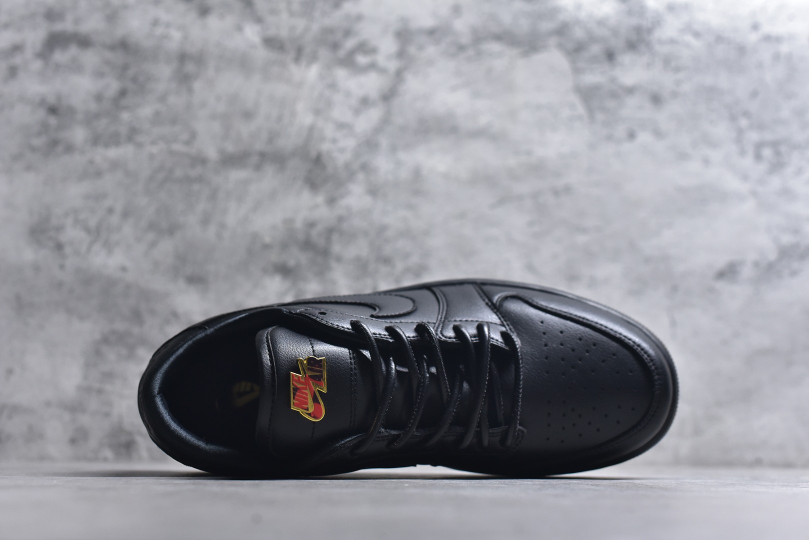 图片[4]-#Air Jordan AJ1 Low 低帮 IO3147-001 全新流水线出品 市场第二梯队最强版 全部原鞋开发 原楦原纸板开发 全鞋电脑针车 原厂内置全掌气垫 原盒内在原标 唯一Zp原版鞋带绑法 免检产品 全新2022版型 全头层皮料 完美零毛边处理 原厂配置全掌气垫 价格定位良心 新配色陆续出货 尺码： 36-46带半码-选品中心