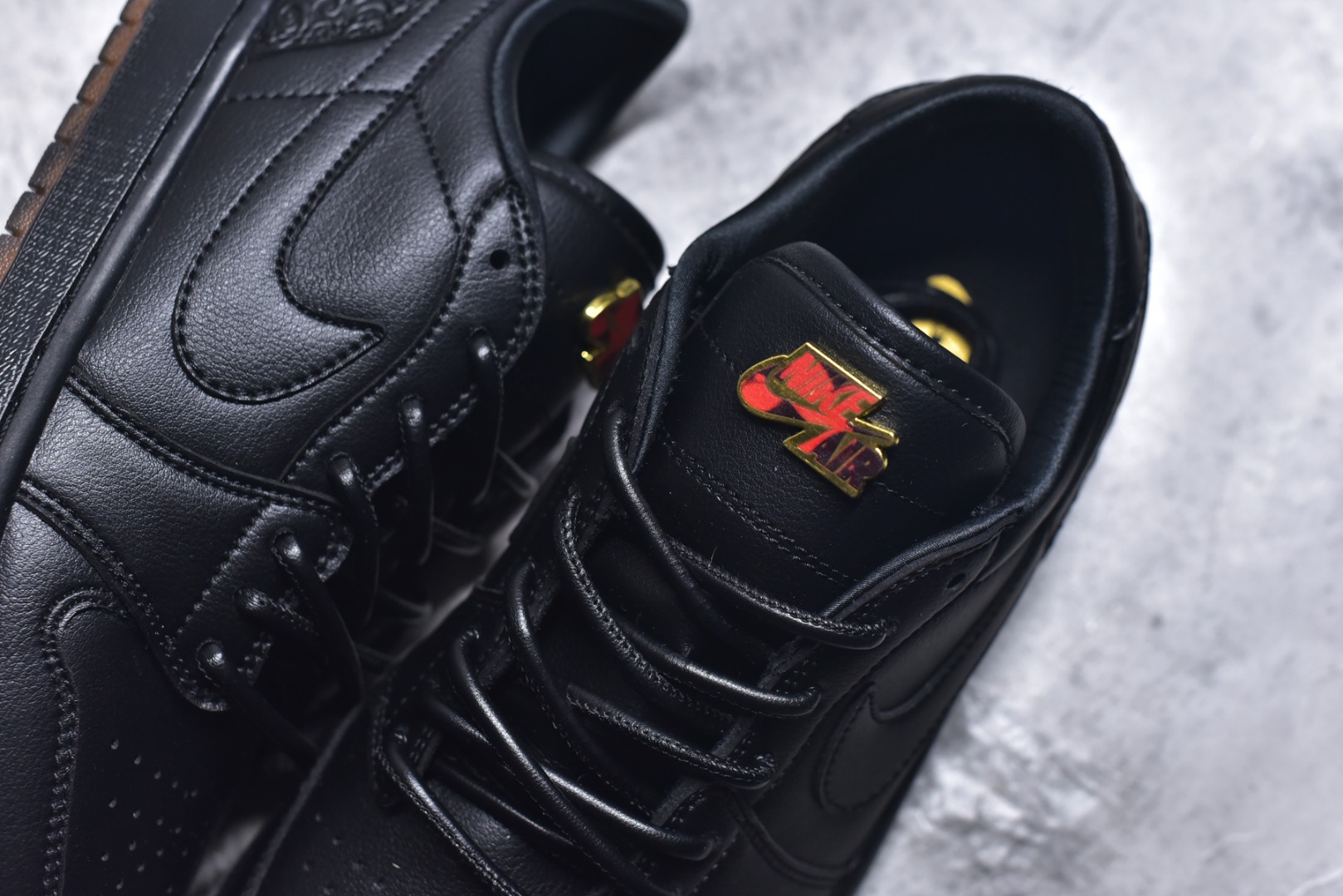 图片[9]-#Air Jordan AJ1 Low 低帮 IO3147-001 全新流水线出品 市场第二梯队最强版 全部原鞋开发 原楦原纸板开发 全鞋电脑针车 原厂内置全掌气垫 原盒内在原标 唯一Zp原版鞋带绑法 免检产品 全新2022版型 全头层皮料 完美零毛边处理 原厂配置全掌气垫 价格定位良心 新配色陆续出货 尺码： 36-46带半码-选品中心