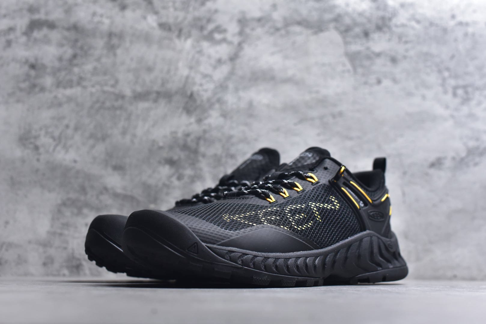 图片[2]-#KEEN科恩 NXIS EVO WP 户外运动低帮防水透气徒步鞋 黑金 货号：1025910 尺码：36-44-选品中心