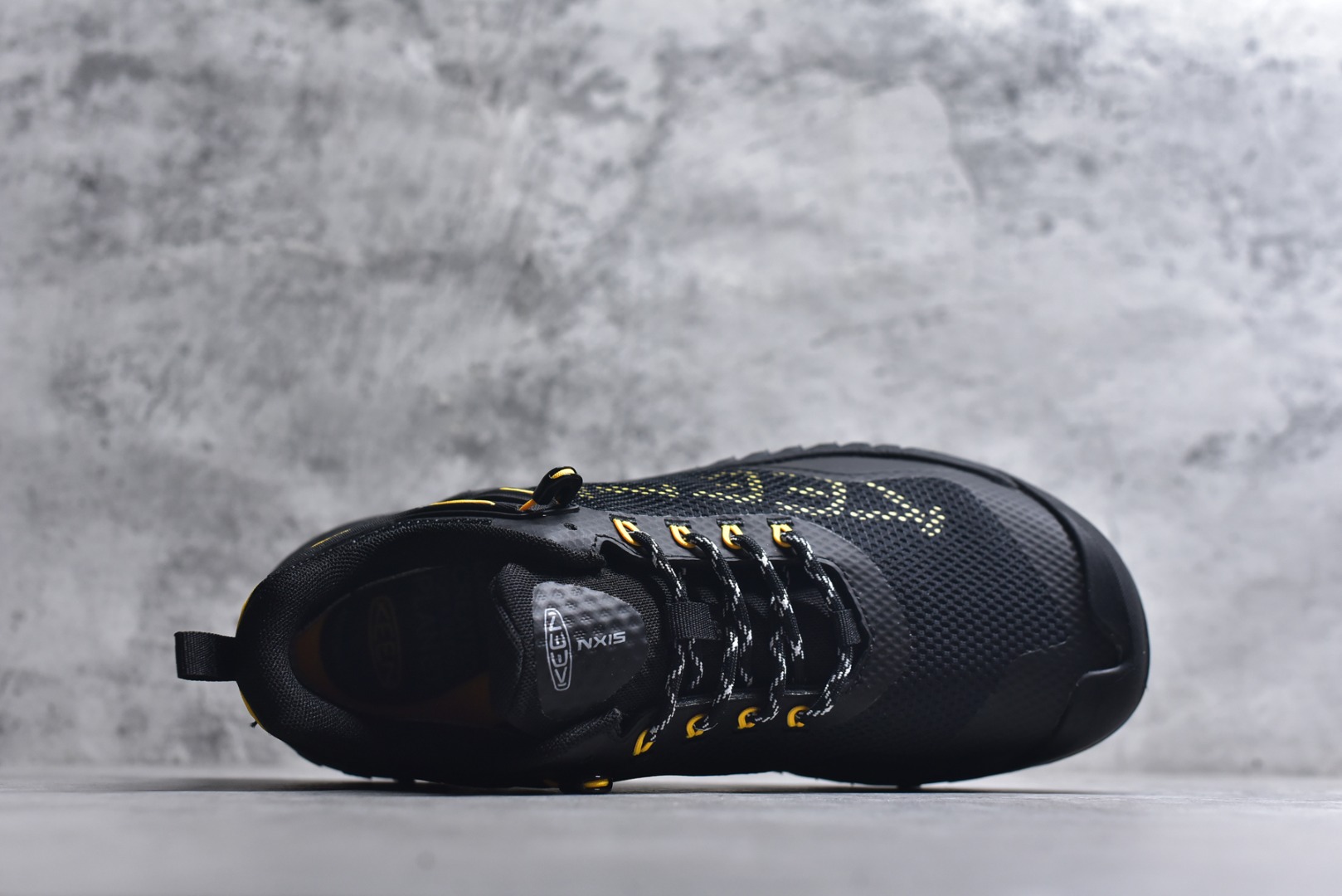 图片[4]-#KEEN科恩 NXIS EVO WP 户外运动低帮防水透气徒步鞋 黑金 货号：1025910 尺码：36-44-选品中心