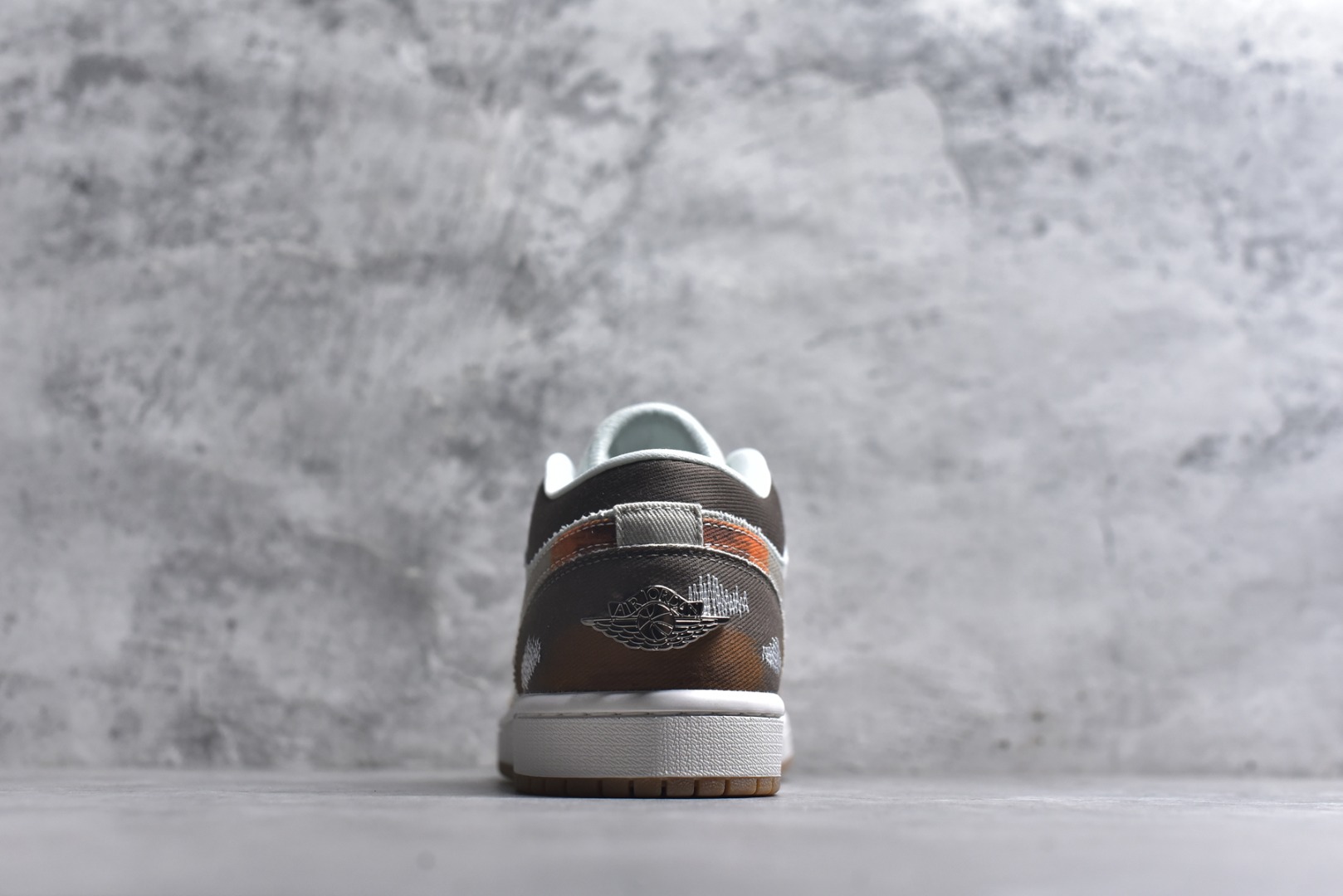 图片[5]-#Air Jordan 1 Low SE \”Multi-Color Distressed\” AJ1 乔1做旧复古喷墨 低帮文化休闲板鞋 IM6664-991 市场唯一独家头层皮打造 原鞋原档案开发 原厂皮料 原档冲孔鞋头 正确满胶鞋垫 四线拉帮 原厂织唛标 鞋舌高弹海绵填充 尺码：36-46（半）-选品中心