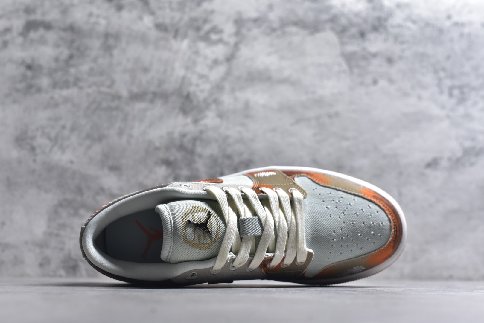 图片[4]-#Air Jordan 1 Low SE \”Multi-Color Distressed\” AJ1 乔1做旧复古喷墨 低帮文化休闲板鞋 IM6664-991 市场唯一独家头层皮打造 原鞋原档案开发 原厂皮料 原档冲孔鞋头 正确满胶鞋垫 四线拉帮 原厂织唛标 鞋舌高弹海绵填充 尺码：36-46（半）-选品中心