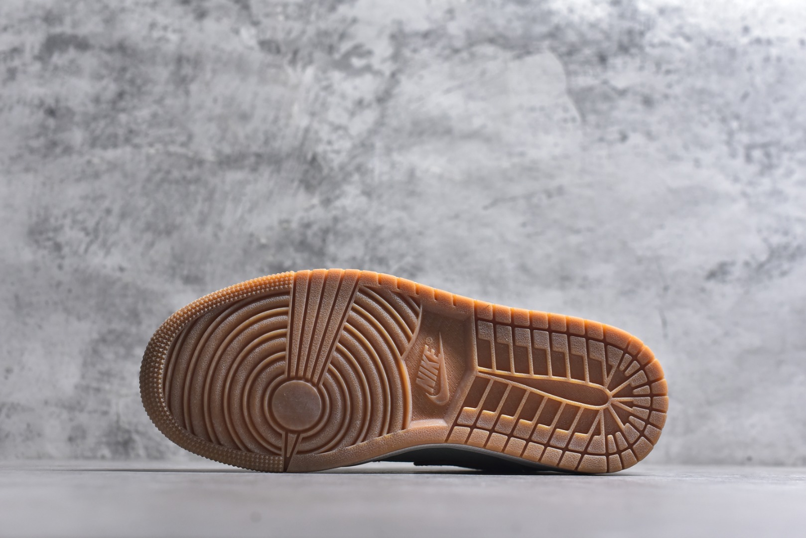 图片[6]-#Air Jordan 1 Low SE \”Multi-Color Distressed\” AJ1 乔1做旧复古喷墨 低帮文化休闲板鞋 IM6664-991 市场唯一独家头层皮打造 原鞋原档案开发 原厂皮料 原档冲孔鞋头 正确满胶鞋垫 四线拉帮 原厂织唛标 鞋舌高弹海绵填充 尺码：36-46（半）-选品中心