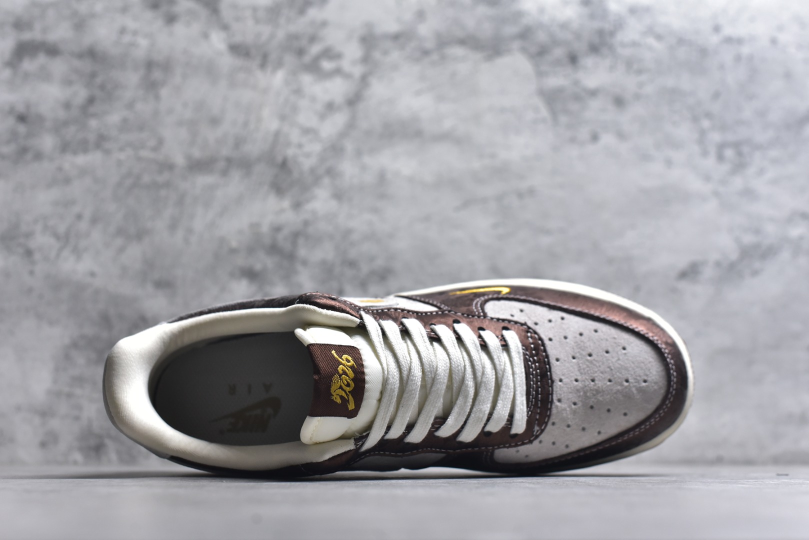 图片[4]-#2026爆款限量发售！高端定制Nike Air Force 1 \’07 Low “马年限定联名——白棕中国风” 高端定制 低帮休闲板鞋 定制鞋盒 大厂纯原品质出货 超高清洁度 皮料切割干净无任何毛边 细节完美 货号：KD1688-005 尺码：36 36.5 37.5 38 38.5 39 40 40.5 41 42 42.5 43 44 44.5 45-选品中心