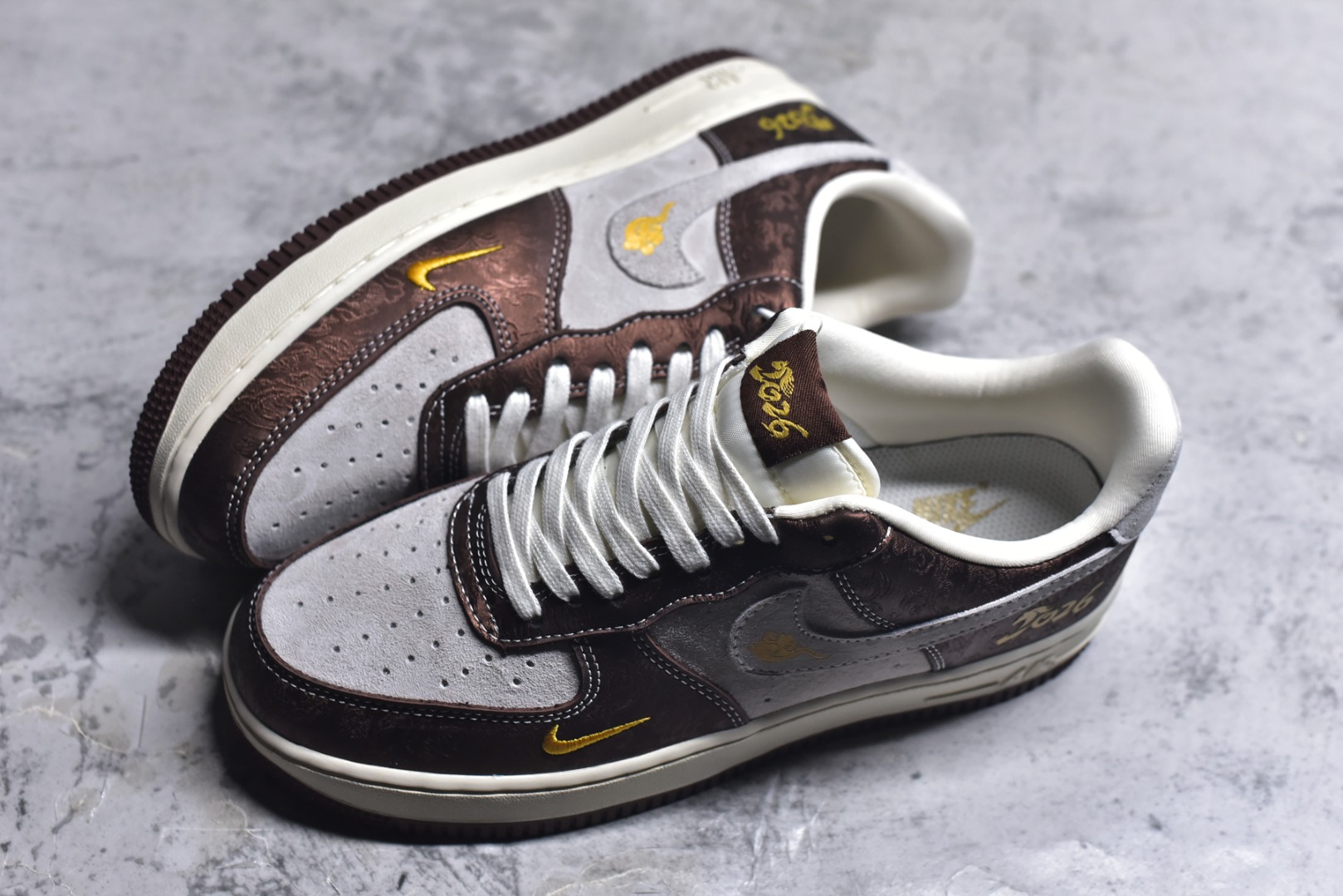 图片[7]-#2026爆款限量发售！高端定制Nike Air Force 1 \’07 Low “马年限定联名——白棕中国风” 高端定制 低帮休闲板鞋 定制鞋盒 大厂纯原品质出货 超高清洁度 皮料切割干净无任何毛边 细节完美 货号：KD1688-005 尺码：36 36.5 37.5 38 38.5 39 40 40.5 41 42 42.5 43 44 44.5 45-选品中心