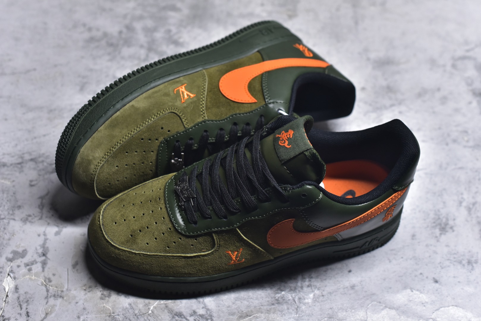 图片[7]-#海外限量发售！公司级NIke Air Force 1 \’07 Low “马年限定–军绿橙星” 空军一号低帮 运动鞋 休闲鞋 头层皮 折边针车 工艺难度大 原楦头原纸板 高端定制鞋盒 原厂鞋底 超高清洁度 细节完美 货号：XY9025-010 尺码：36 36.5 37.5 38 38.5 39 40 40.5 41 42 42.5 43 44 44.5 45-选品中心