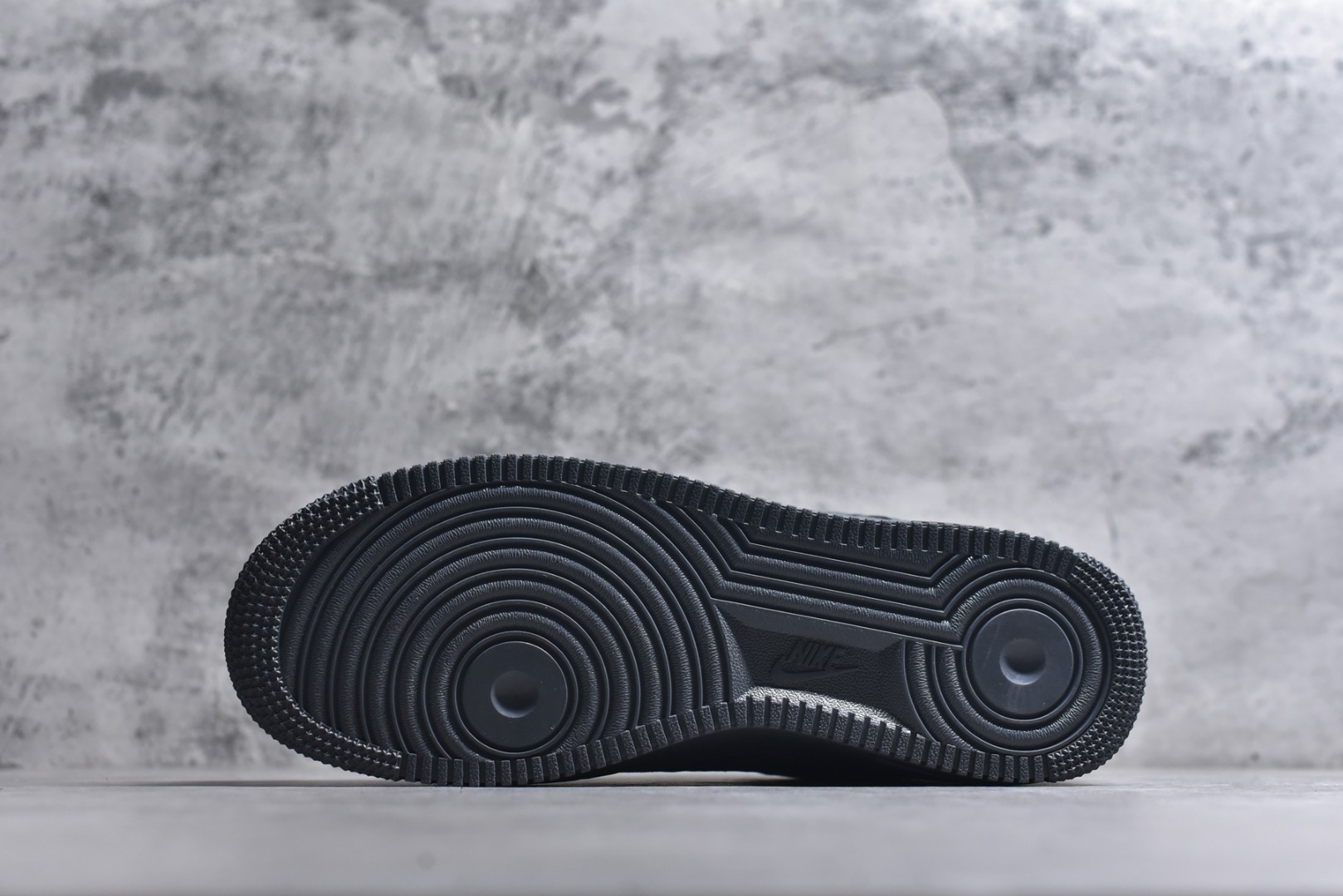 图片[6]-#海外限量发售！公司级NIke Air Force 1 \’07 Low “马年限定–岩灰缀橙” 空军一号低帮 运动鞋 休闲鞋 头层皮 折边针车 工艺难度大 原楦头原纸板 高端定制鞋盒 原厂鞋底 超高清洁度 细节完美 货号：FV3694-105 尺码：36 36.5 37.5 38 38.5 39 40 40.5 41 42 42.5 43 44 44.5 45-选品中心