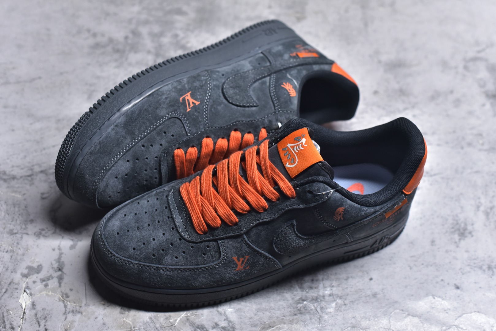 图片[7]-#海外限量发售！公司级NIke Air Force 1 \’07 Low “马年限定–岩灰缀橙” 空军一号低帮 运动鞋 休闲鞋 头层皮 折边针车 工艺难度大 原楦头原纸板 高端定制鞋盒 原厂鞋底 超高清洁度 细节完美 货号：FV3694-105 尺码：36 36.5 37.5 38 38.5 39 40 40.5 41 42 42.5 43 44 44.5 45-选品中心