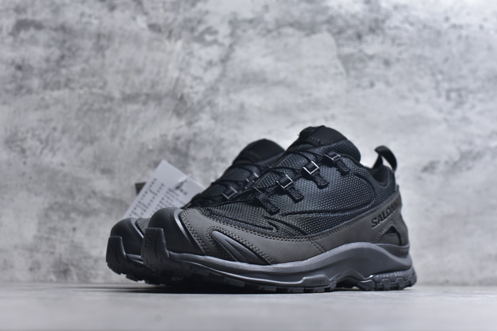 图片[2]-#Salomon萨洛蒙2025秋冬新款XA pro 3D JEONG LI 二代系列新色系跑步鞋休闲运动鞋 479616 T0级别版本出货-只做市面市场第一档 皮面部位采用头层皮打造-横扫市面 中底搭载全掌玻璃纤维能量板和超厚弹性泡沫中底，跑动时推进力十足，缓震回馈很强，日常通勤或训练都很稳 鞋身长毛牛猄皮面设计，内层材质透气网面 穿着舒适度好 原版材质 原版大底 尺码：36-45-选品中心