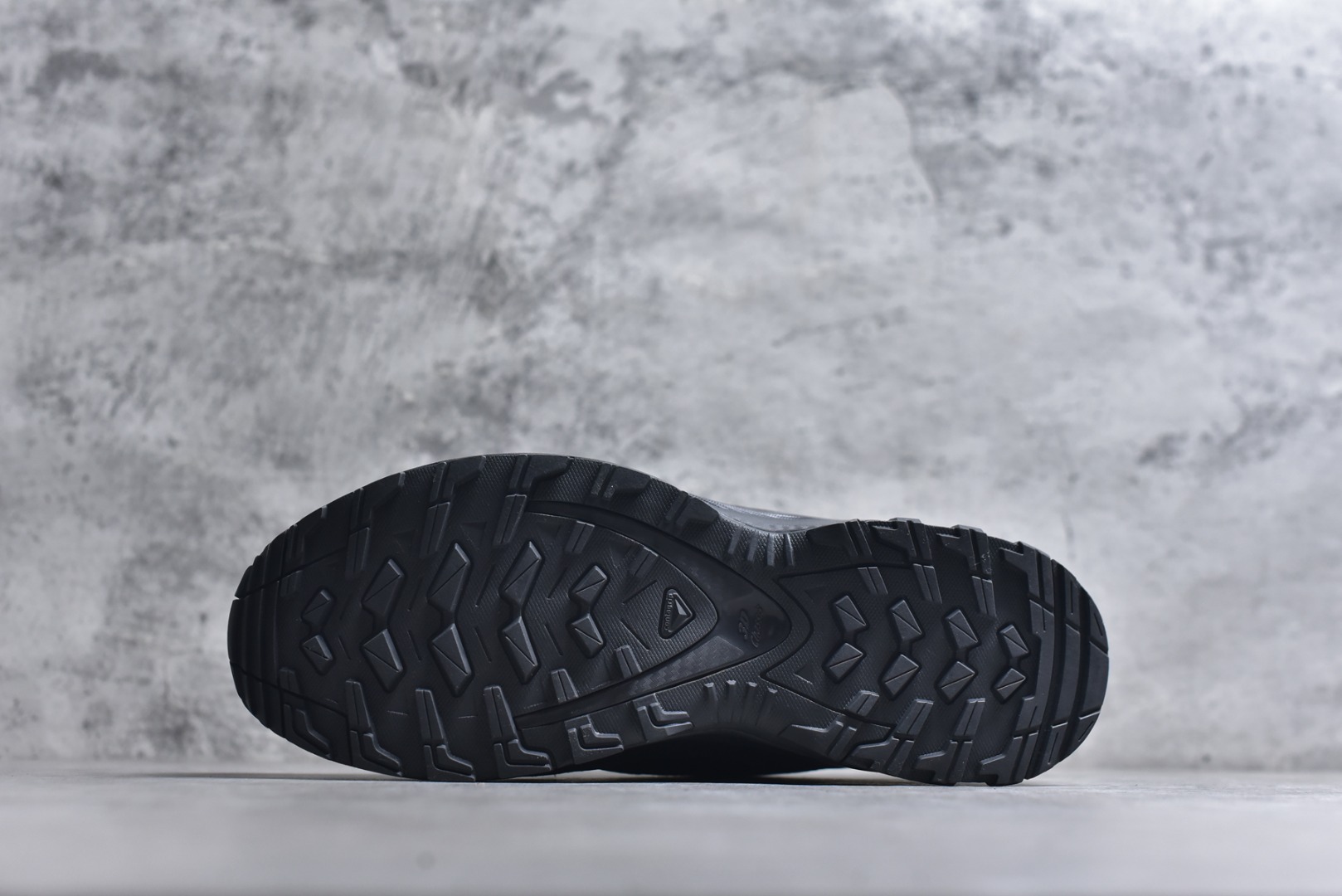 图片[6]-#Salomon萨洛蒙2025秋冬新款XA pro 3D JEONG LI 二代系列新色系跑步鞋休闲运动鞋 479616 T0级别版本出货-只做市面市场第一档 皮面部位采用头层皮打造-横扫市面 中底搭载全掌玻璃纤维能量板和超厚弹性泡沫中底，跑动时推进力十足，缓震回馈很强，日常通勤或训练都很稳 鞋身长毛牛猄皮面设计，内层材质透气网面 穿着舒适度好 原版材质 原版大底 尺码：36-45-选品中心