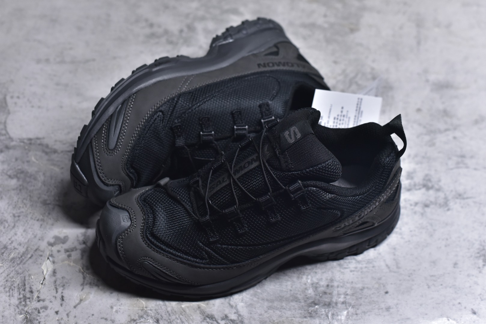 图片[7]-#Salomon萨洛蒙2025秋冬新款XA pro 3D JEONG LI 二代系列新色系跑步鞋休闲运动鞋 479616 T0级别版本出货-只做市面市场第一档 皮面部位采用头层皮打造-横扫市面 中底搭载全掌玻璃纤维能量板和超厚弹性泡沫中底，跑动时推进力十足，缓震回馈很强，日常通勤或训练都很稳 鞋身长毛牛猄皮面设计，内层材质透气网面 穿着舒适度好 原版材质 原版大底 尺码：36-45-选品中心