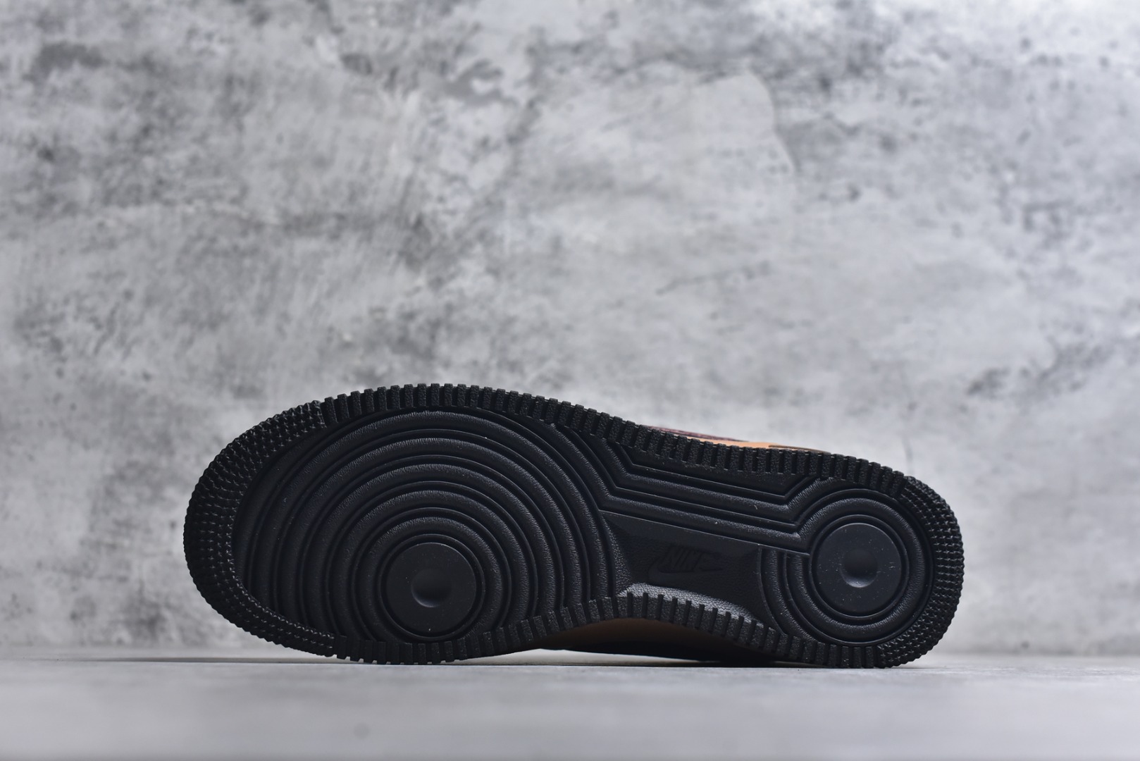 图片[6]-#海外限量发售！公司级NIke Air Force 1 \’07 Low “白红黑彩色拼接” 空军一号低帮 运动鞋 休闲鞋 折边针车 工艺难度大 原楦头原纸板 高端定制鞋盒 原厂鞋底 超高清洁度 细节完美 货号：IM3378-122 尺码：36 36.5 37.5 38 38.5 39 40 40.5 41 42 42.5 43 44 44.5 45-选品中心