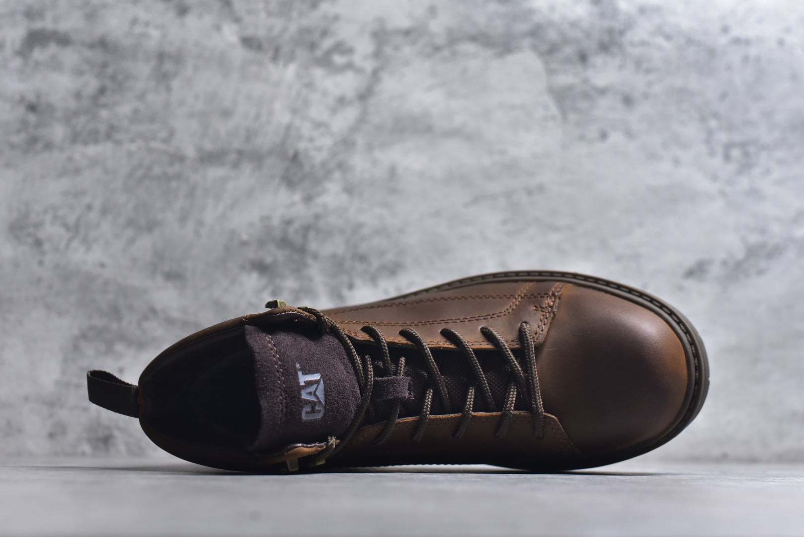 图片[4]-#2025秋冬新款天猫CAT/卡特725406户外工装轻底中帮休闲马丁靴系列 广东大厂品质 全新工艺升级 全鞋防水认证进口油蜡牛皮材料 大底到五金都是代工厂原材料制作 同原版固特异永不开胶工艺 好货不杀猪 首单质量严格把控 全网独家首发 品质毋庸置疑 全套官网统一包装 今年冬季防寒户外专用 日常随意搭配 尺码：39 40 41 42 43 44（皮鞋码）-选品中心