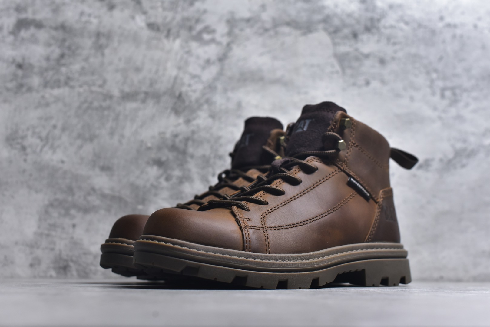 图片[2]-#2025秋冬新款天猫CAT/卡特725406户外工装轻底中帮休闲马丁靴系列 广东大厂品质 全新工艺升级 全鞋防水认证进口油蜡牛皮材料 大底到五金都是代工厂原材料制作 同原版固特异永不开胶工艺 好货不杀猪 首单质量严格把控 全网独家首发 品质毋庸置疑 全套官网统一包装 今年冬季防寒户外专用 日常随意搭配 尺码：39 40 41 42 43 44（皮鞋码）-选品中心