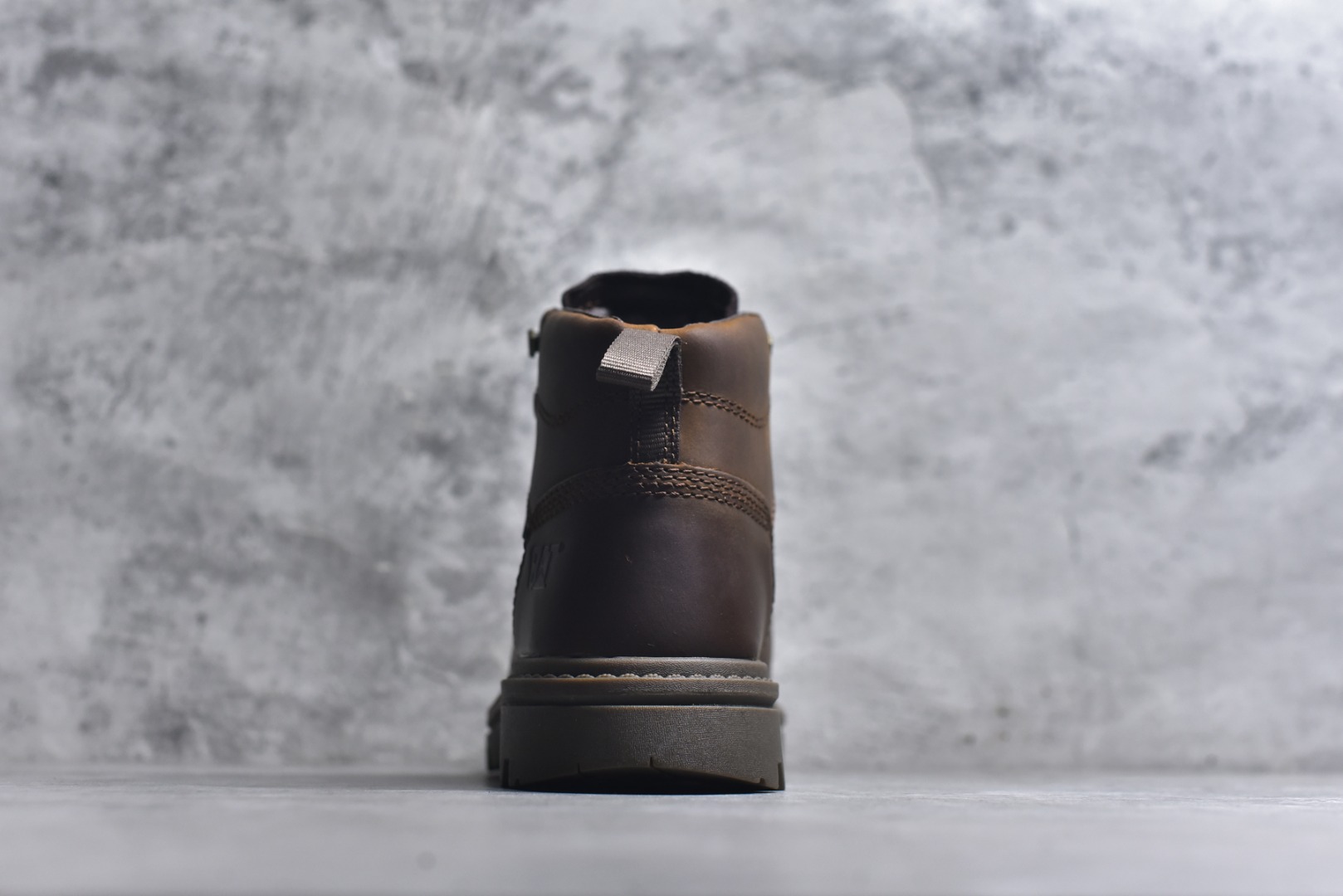 图片[5]-#2025秋冬新款天猫CAT/卡特725406户外工装轻底中帮休闲马丁靴系列 广东大厂品质 全新工艺升级 全鞋防水认证进口油蜡牛皮材料 大底到五金都是代工厂原材料制作 同原版固特异永不开胶工艺 好货不杀猪 首单质量严格把控 全网独家首发 品质毋庸置疑 全套官网统一包装 今年冬季防寒户外专用 日常随意搭配 尺码：39 40 41 42 43 44（皮鞋码）-选品中心