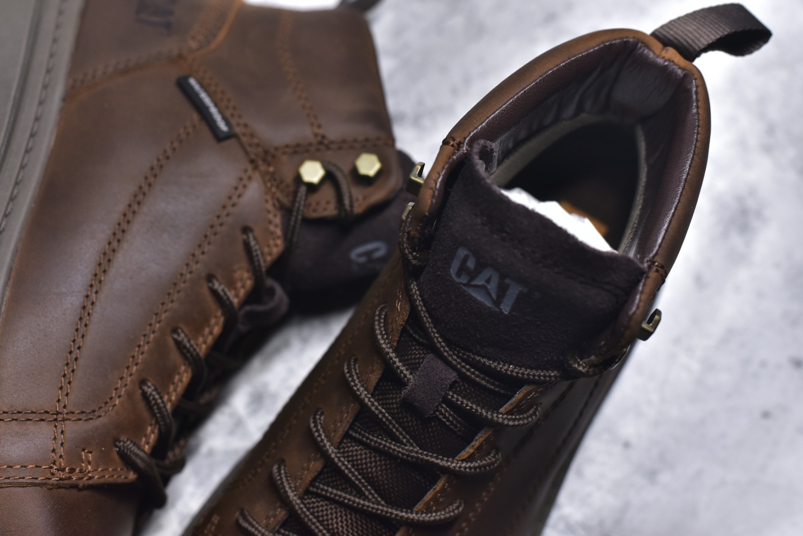 图片[9]-#2025秋冬新款天猫CAT/卡特725406户外工装轻底中帮休闲马丁靴系列 广东大厂品质 全新工艺升级 全鞋防水认证进口油蜡牛皮材料 大底到五金都是代工厂原材料制作 同原版固特异永不开胶工艺 好货不杀猪 首单质量严格把控 全网独家首发 品质毋庸置疑 全套官网统一包装 今年冬季防寒户外专用 日常随意搭配 尺码：39 40 41 42 43 44（皮鞋码）-选品中心