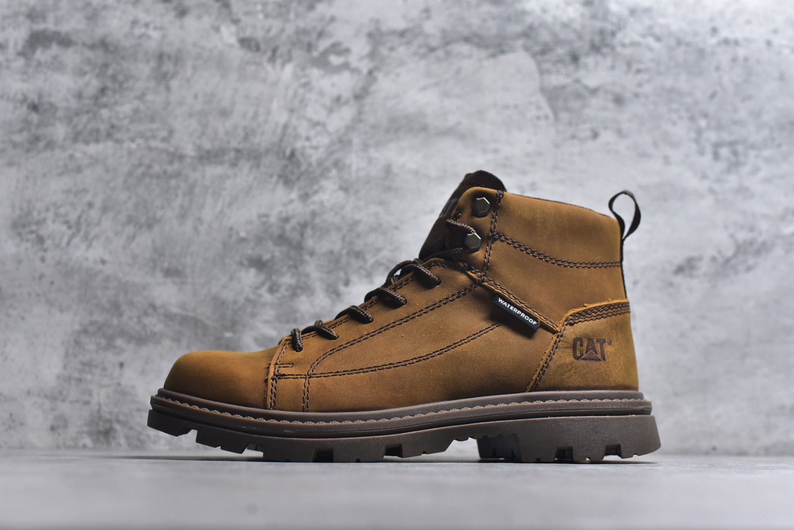 #2025秋冬新款天猫CAT/卡特725406户外工装轻底中帮休闲马丁靴系列 广东大厂品质 全新工艺升级 全鞋防水认证进口油蜡牛皮材料 大底到五金都是代工厂原材料制作 同原版固特异永不开胶工艺 好货不杀猪 首单质量严格把控 全网独家首发 品质毋庸置疑 全套官网统一包装 今年冬季防寒户外专用 日常随意搭配 尺码：39 40 41 42 43 44（皮鞋码）\