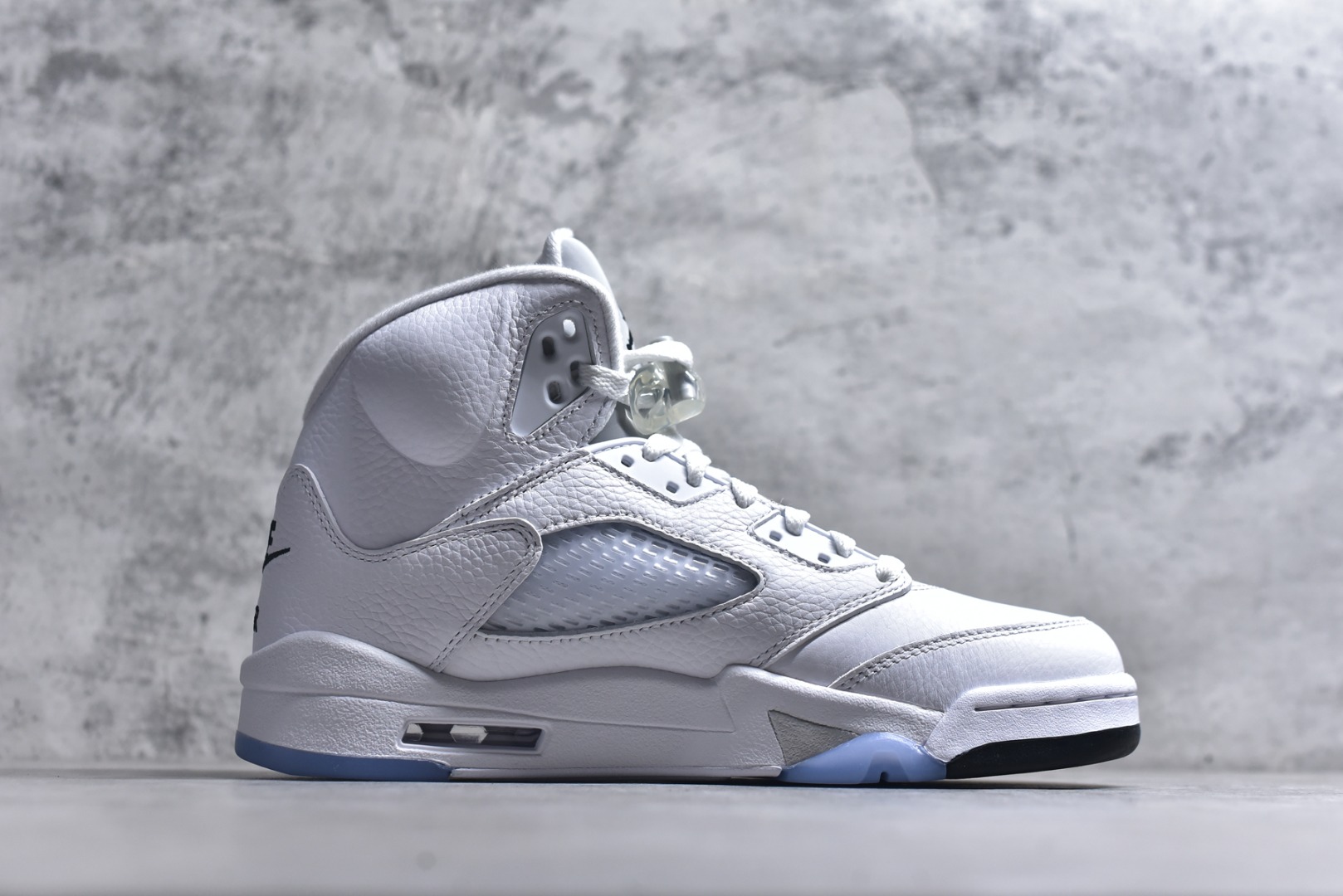 图片[3]-#Air Jordan 5 Retro \”White Metallic\” AJ5 乔5白银 HQ7978-103 国内一线大厂出品 匠心打造 原厂皮料原厂数据 全新纸板 模具打造 外贸 平台高端零售专供品质 品质毋庸置疑 一眼正品既视感 细节均已解码 尺码：40 40.5 41 42 42.5 43 44 44.5 45 46 47.5-选品中心