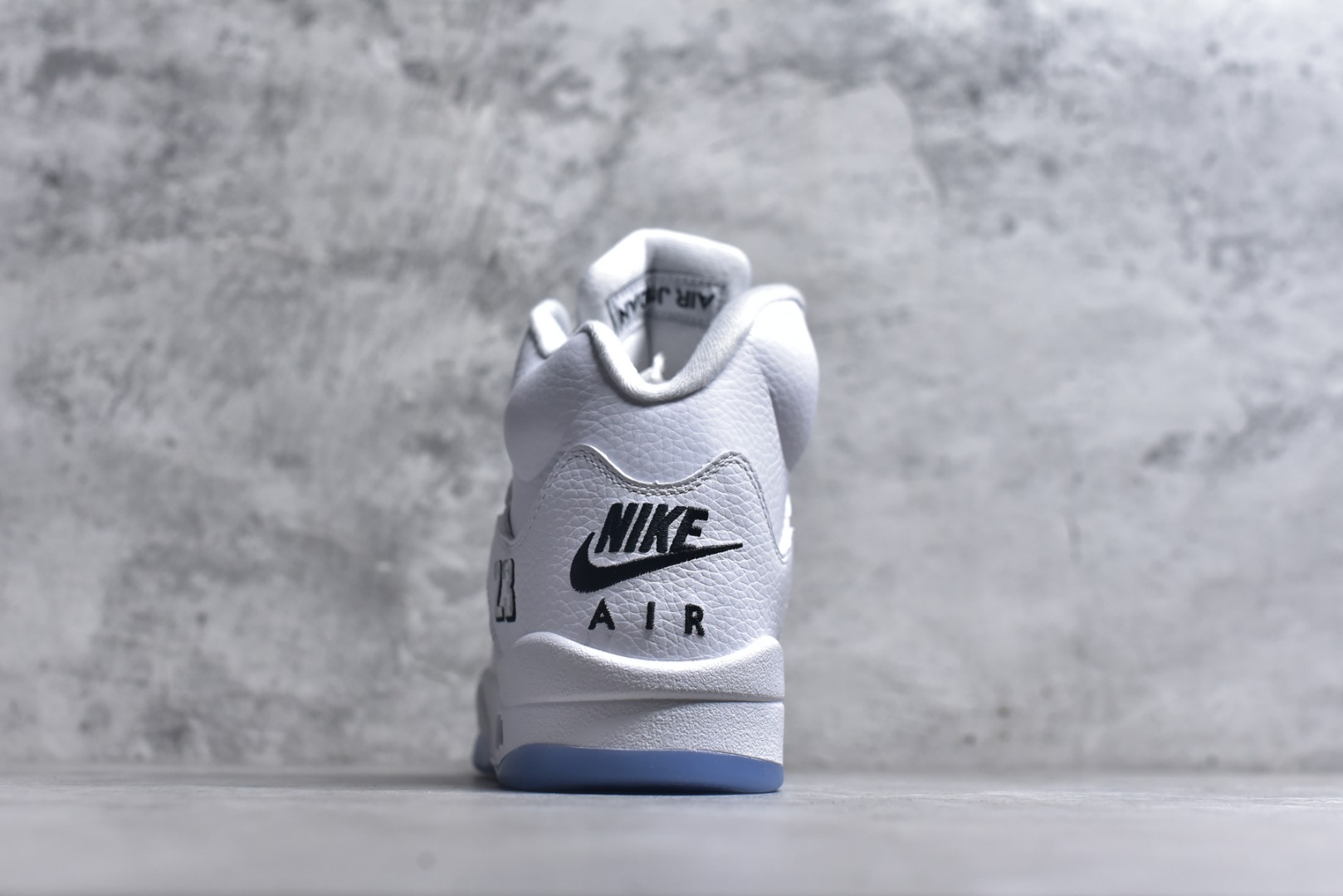 图片[5]-#Air Jordan 5 Retro \”White Metallic\” AJ5 乔5白银 HQ7978-103 国内一线大厂出品 匠心打造 原厂皮料原厂数据 全新纸板 模具打造 外贸 平台高端零售专供品质 品质毋庸置疑 一眼正品既视感 细节均已解码 尺码：40 40.5 41 42 42.5 43 44 44.5 45 46 47.5-选品中心